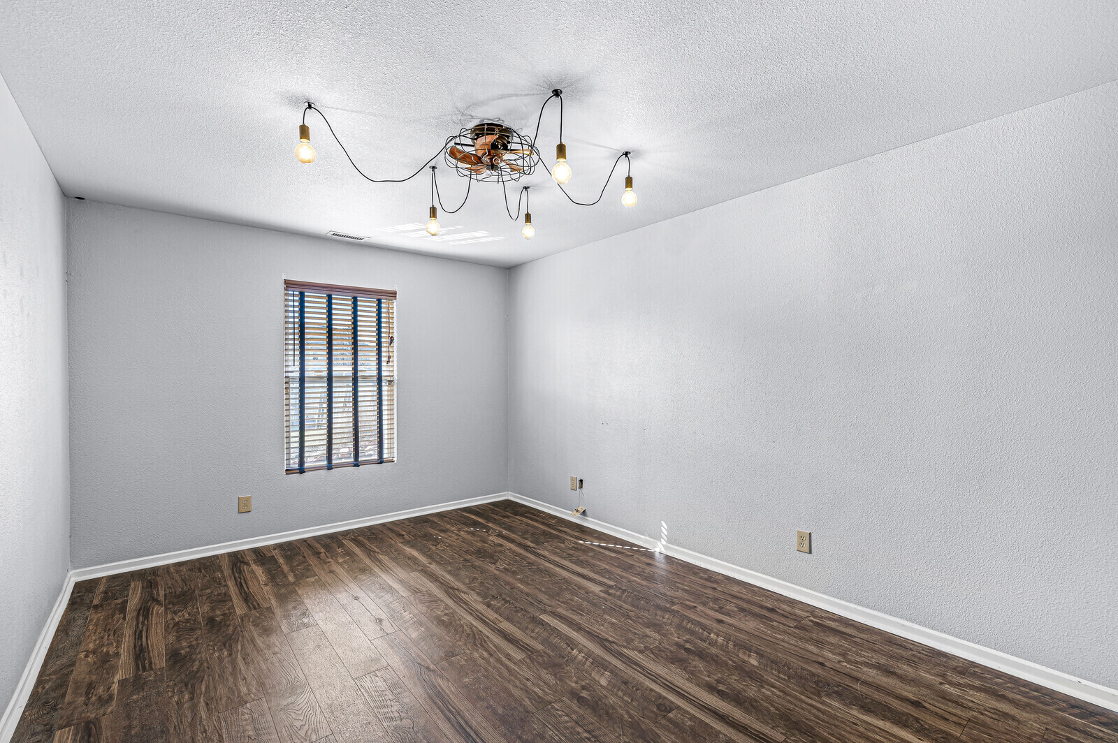 7821 Edgemanor Court