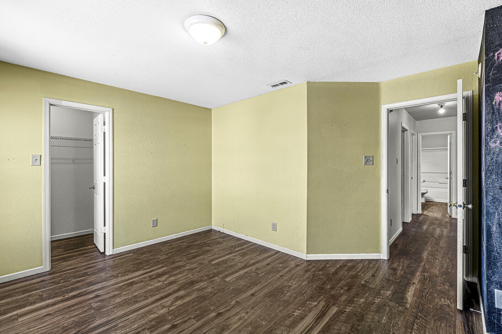 7821 Edgemanor Court