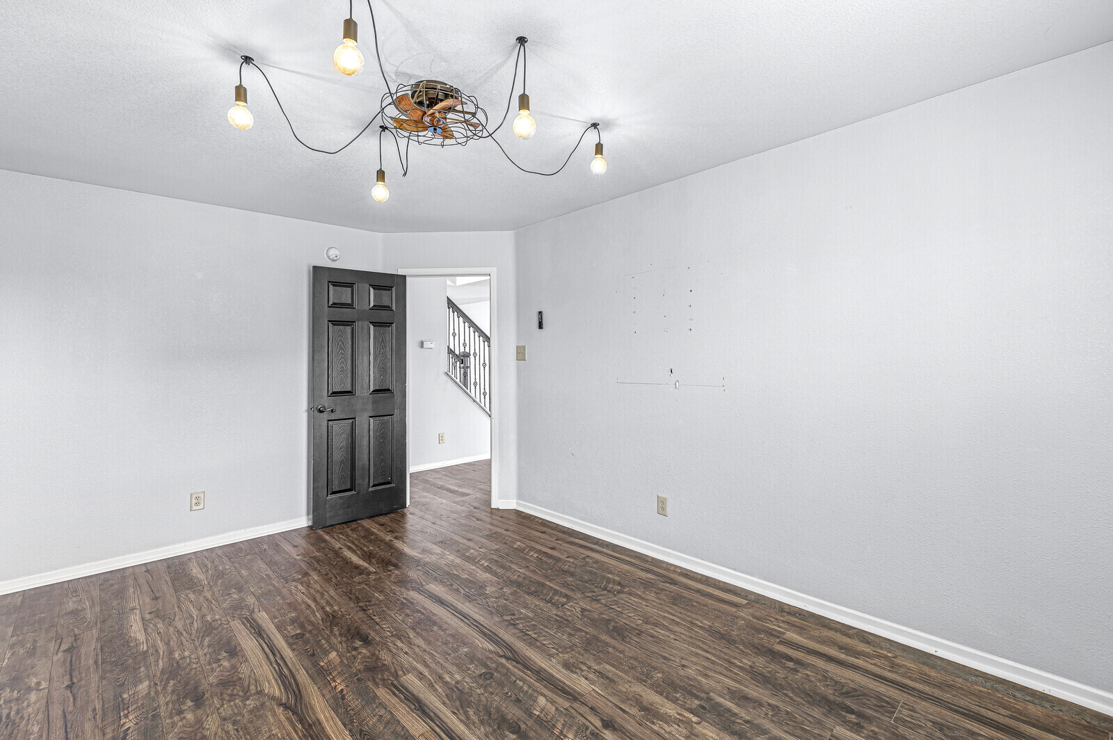 7821 Edgemanor Court