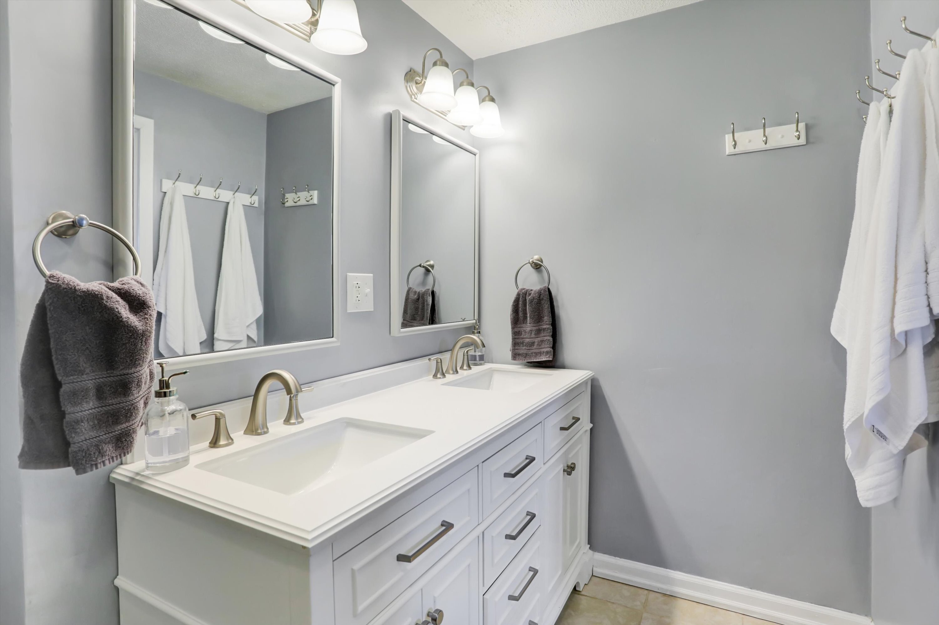 1533 W 79th Street