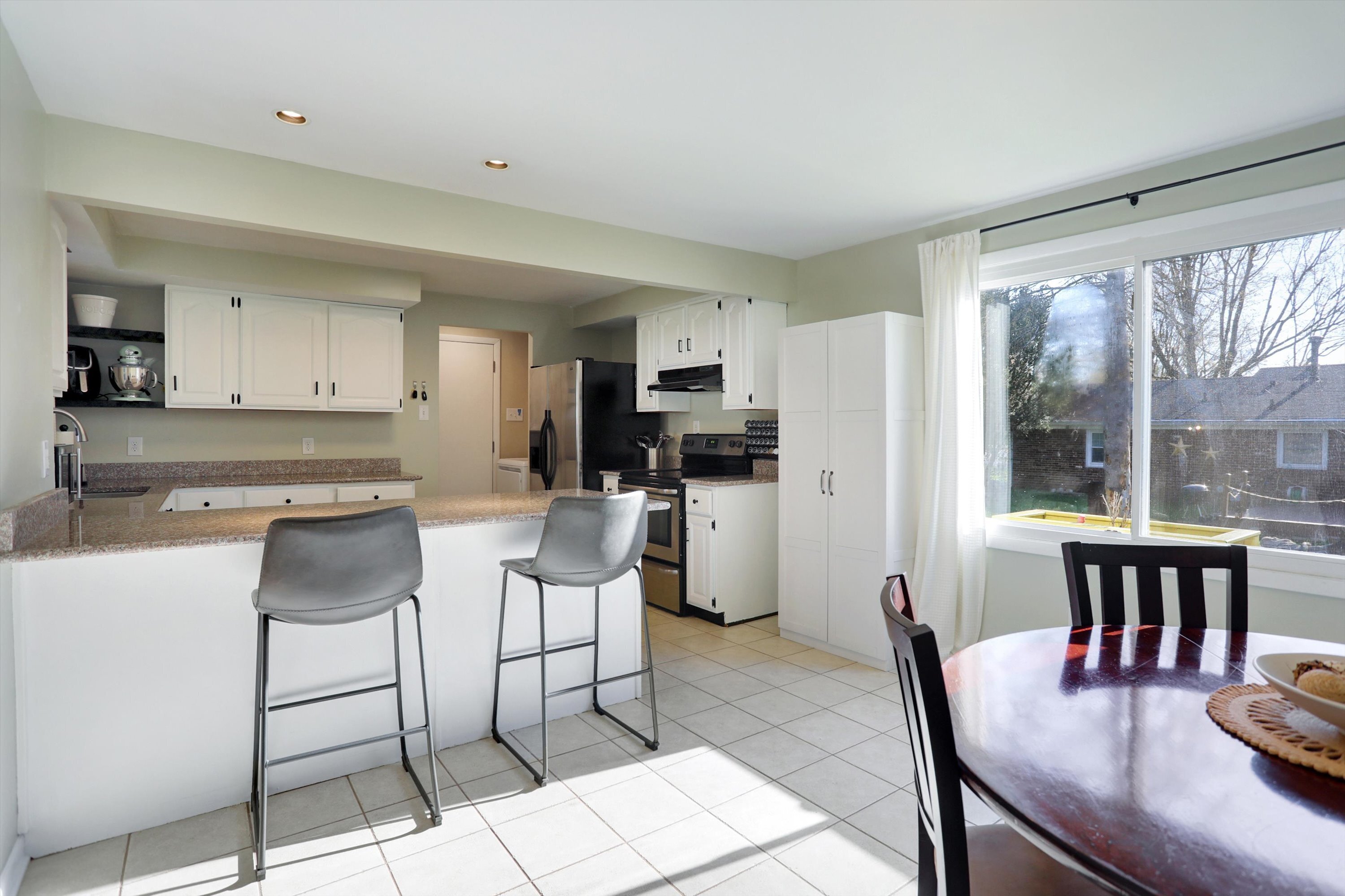 1533 W 79th Street