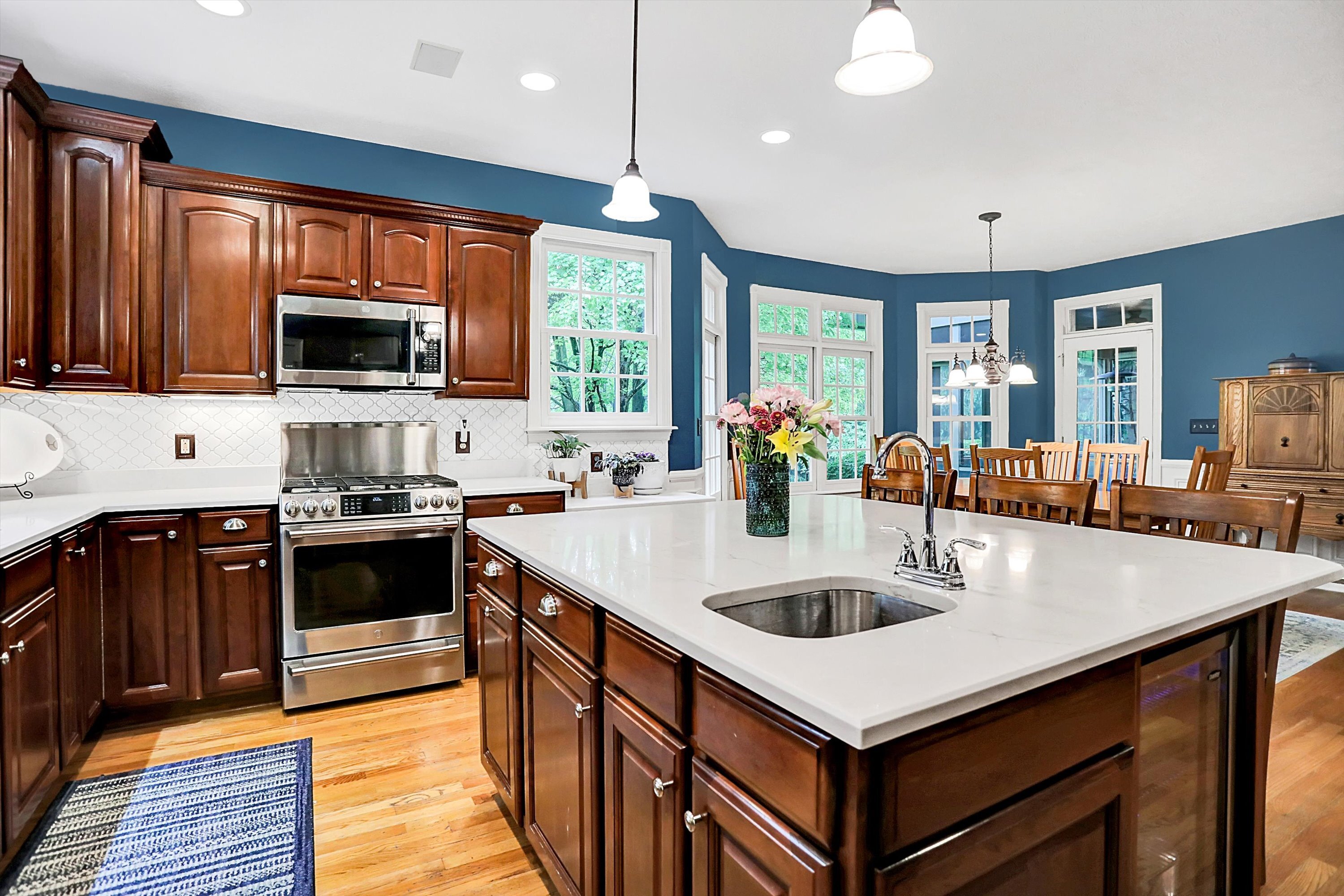 9045 Mallard Point