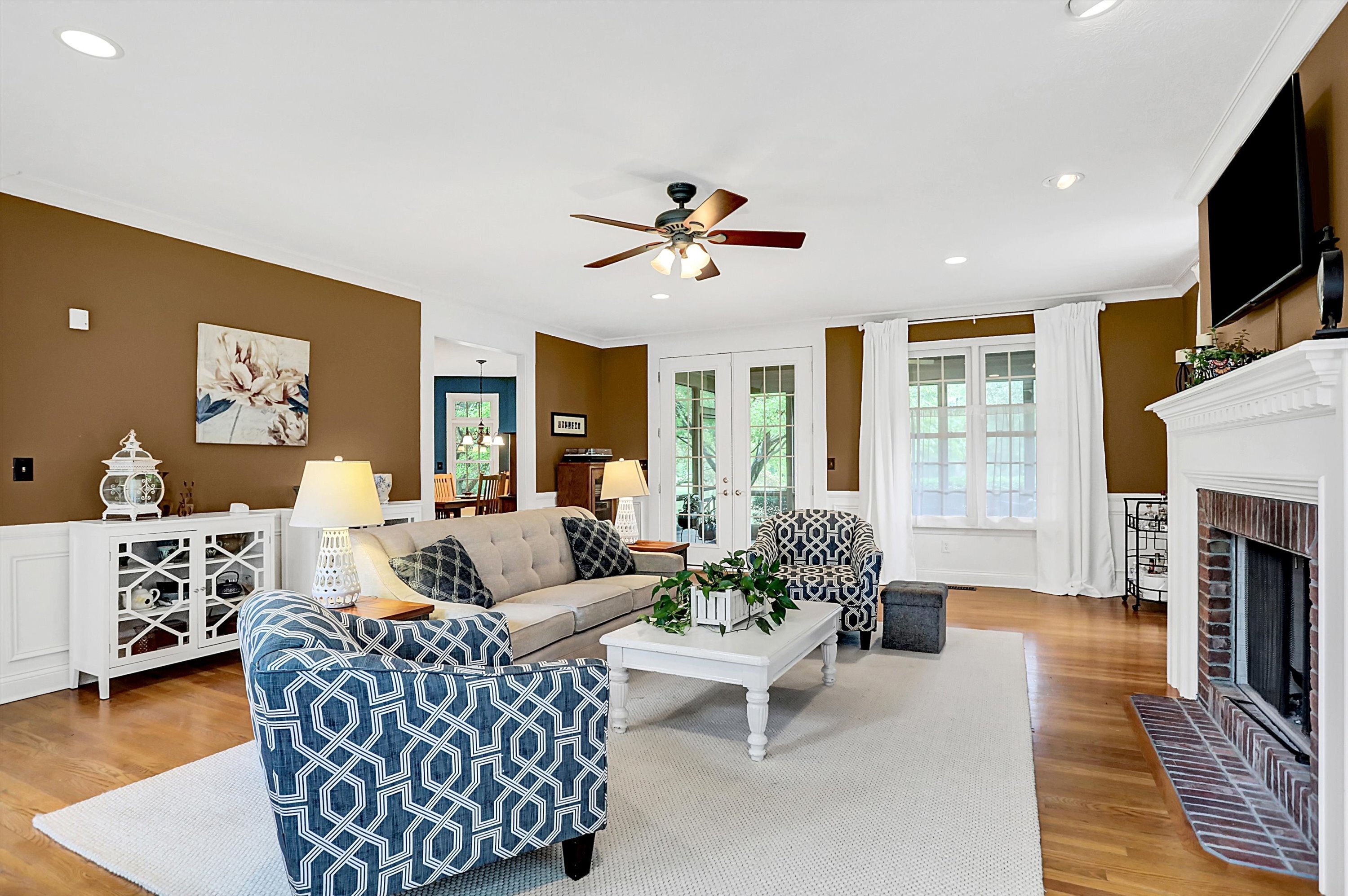 9045 Mallard Point