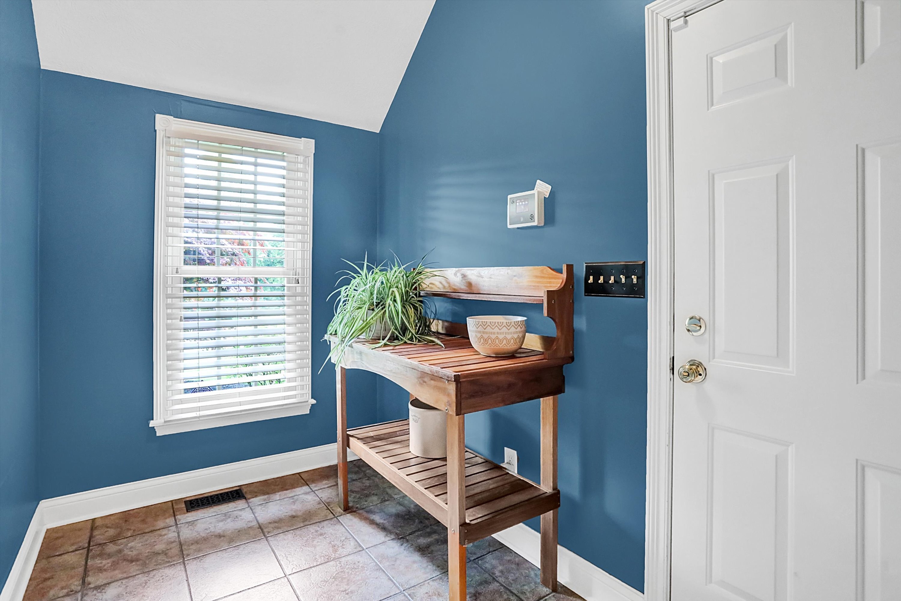 9045 Mallard Point