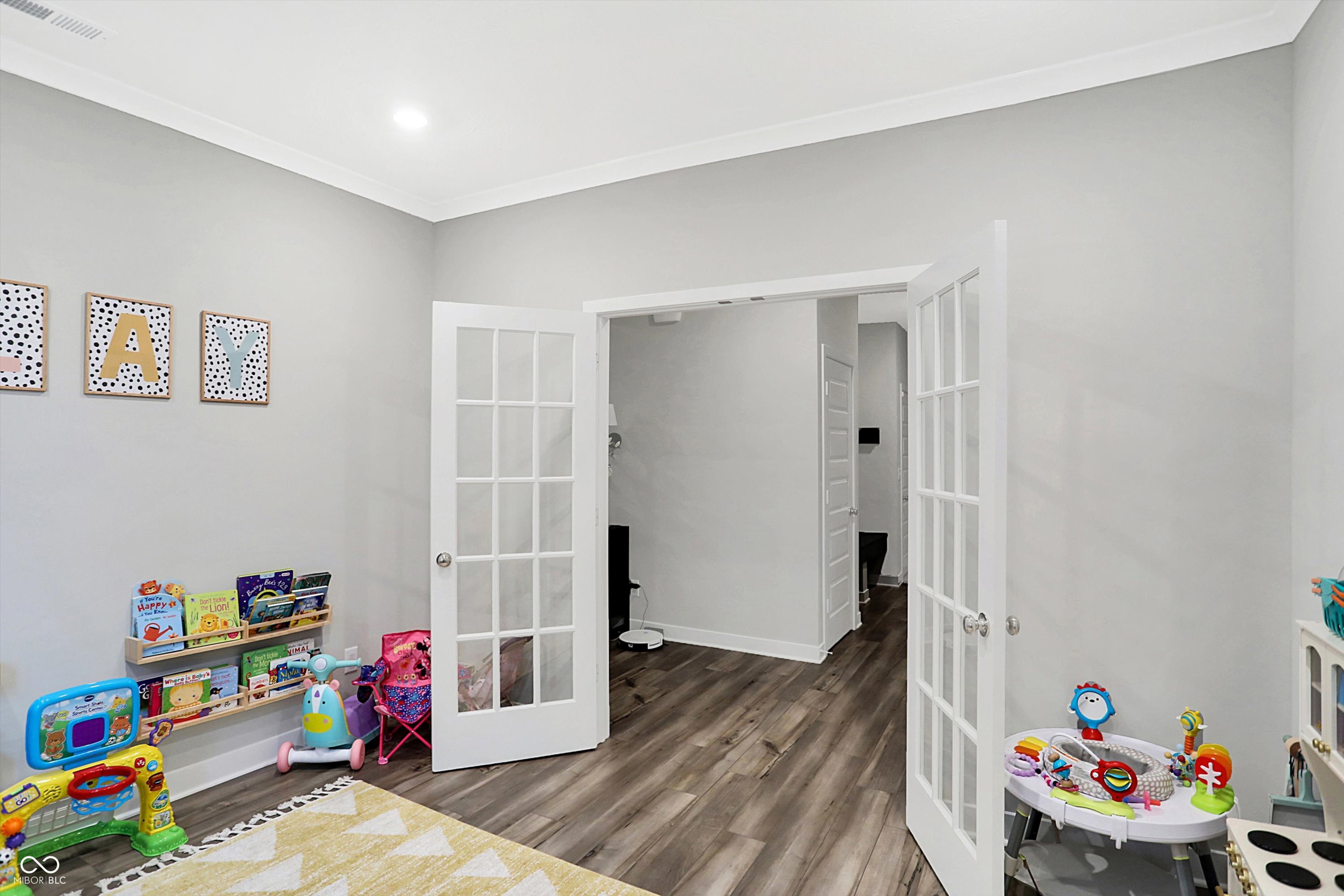 5367 Oak Knoll Drive