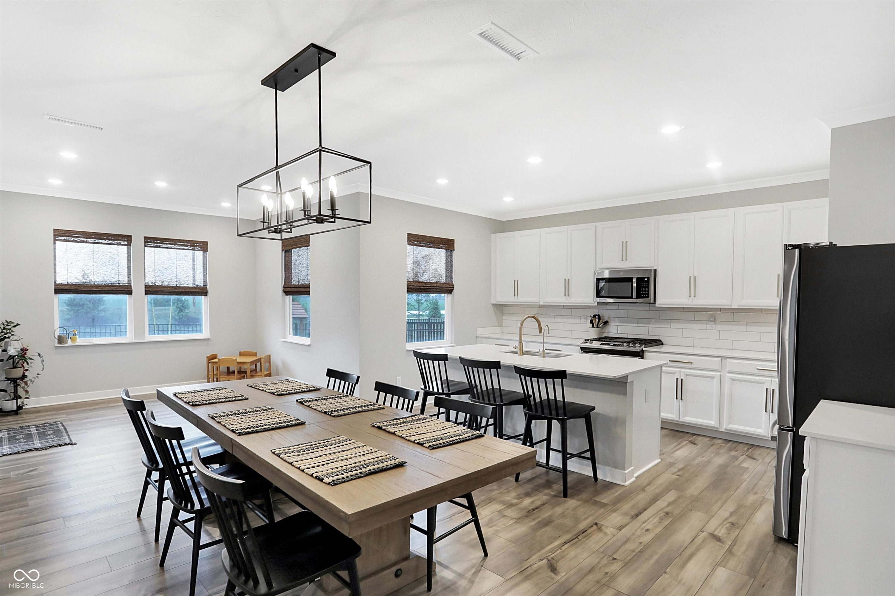 5367 Oak Knoll Drive