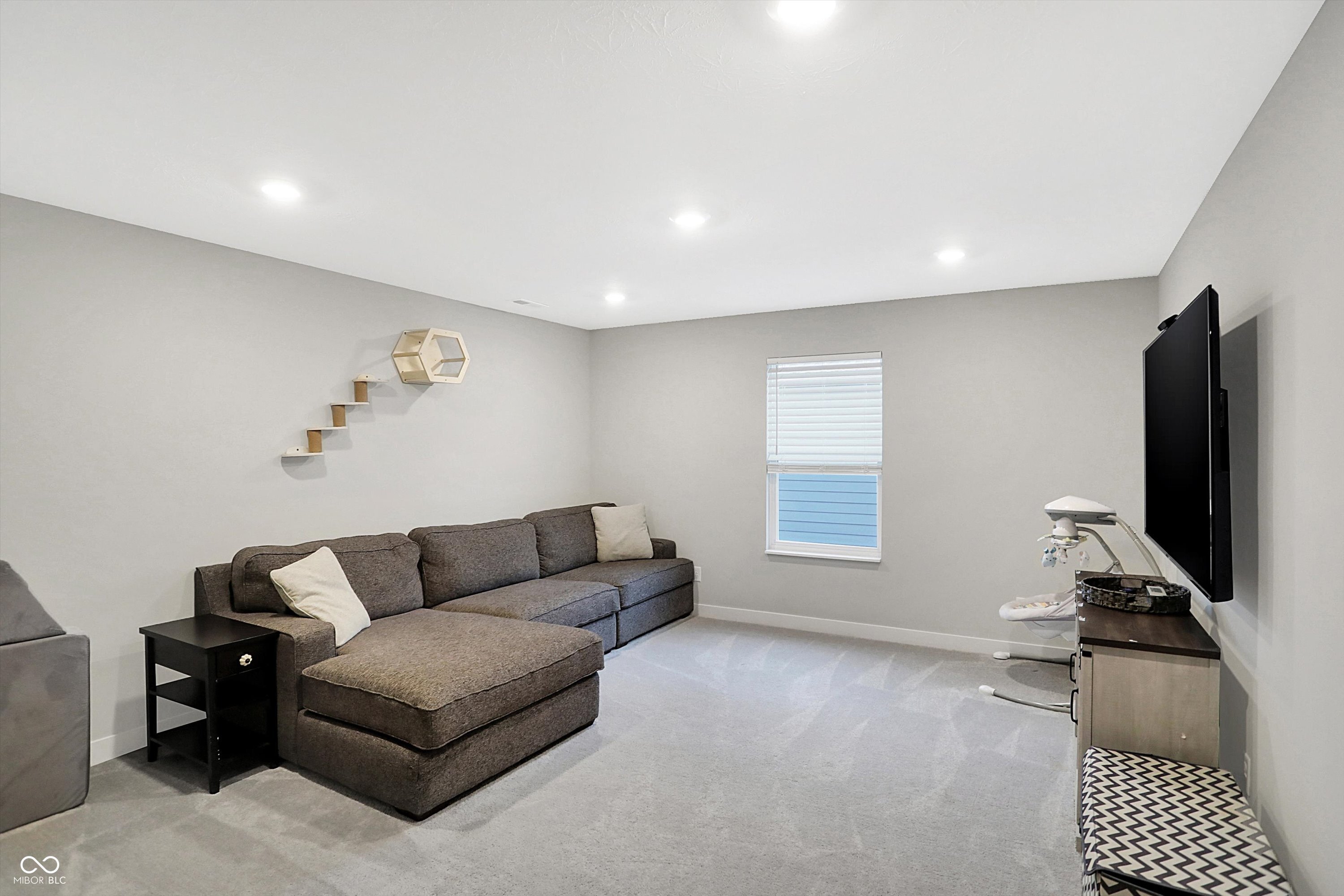 5367 Oak Knoll Drive