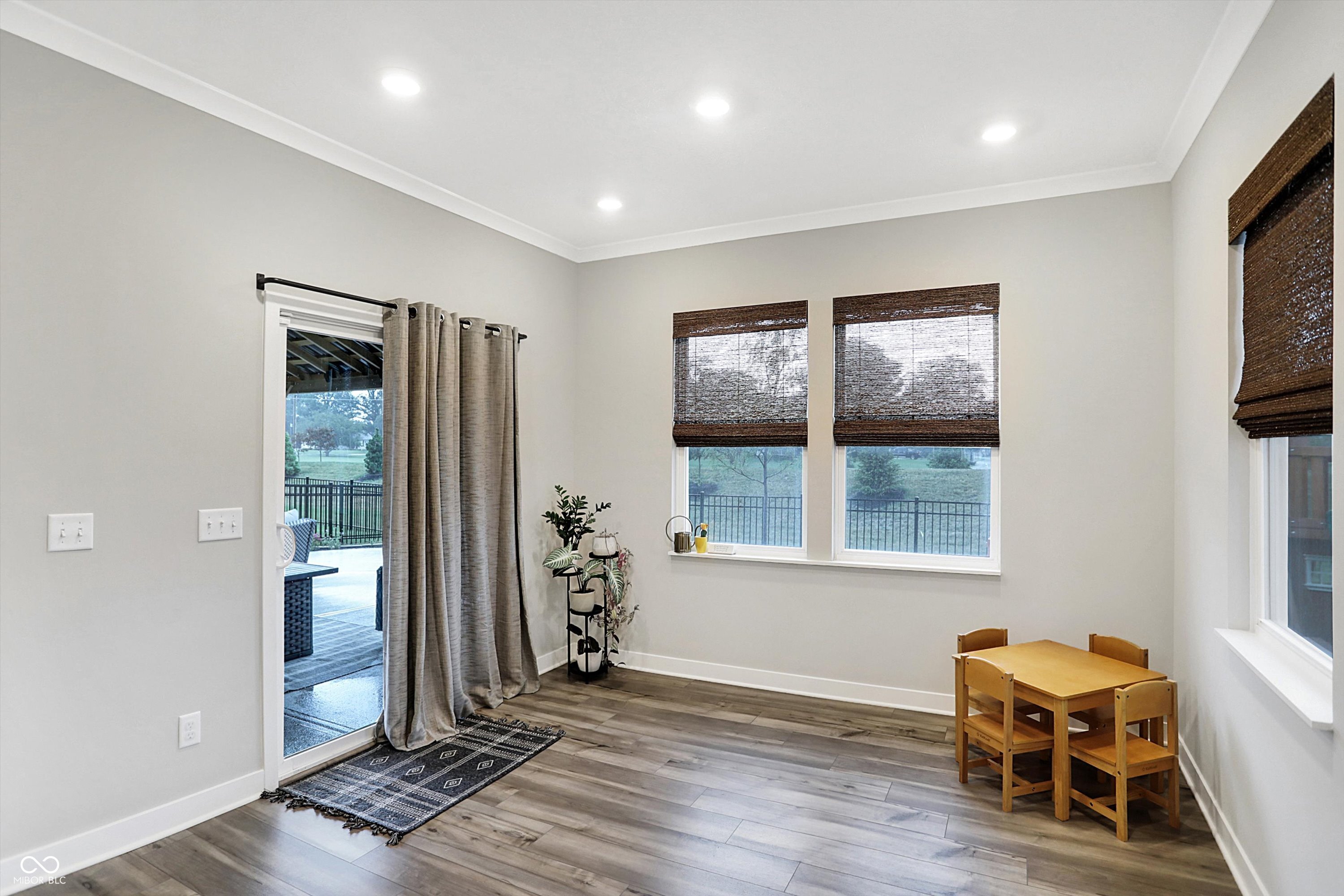 5367 Oak Knoll Drive