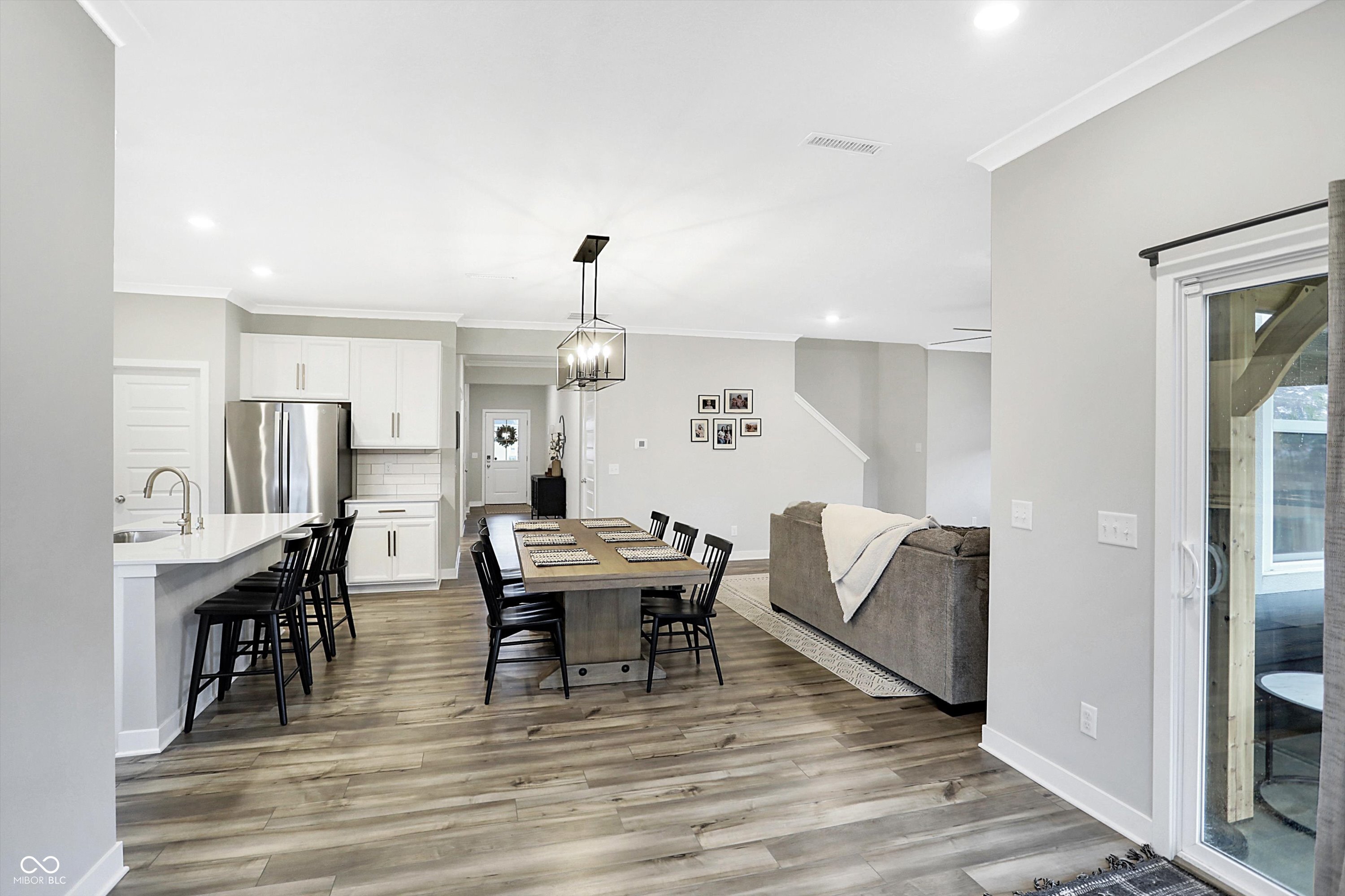 5367 Oak Knoll Drive