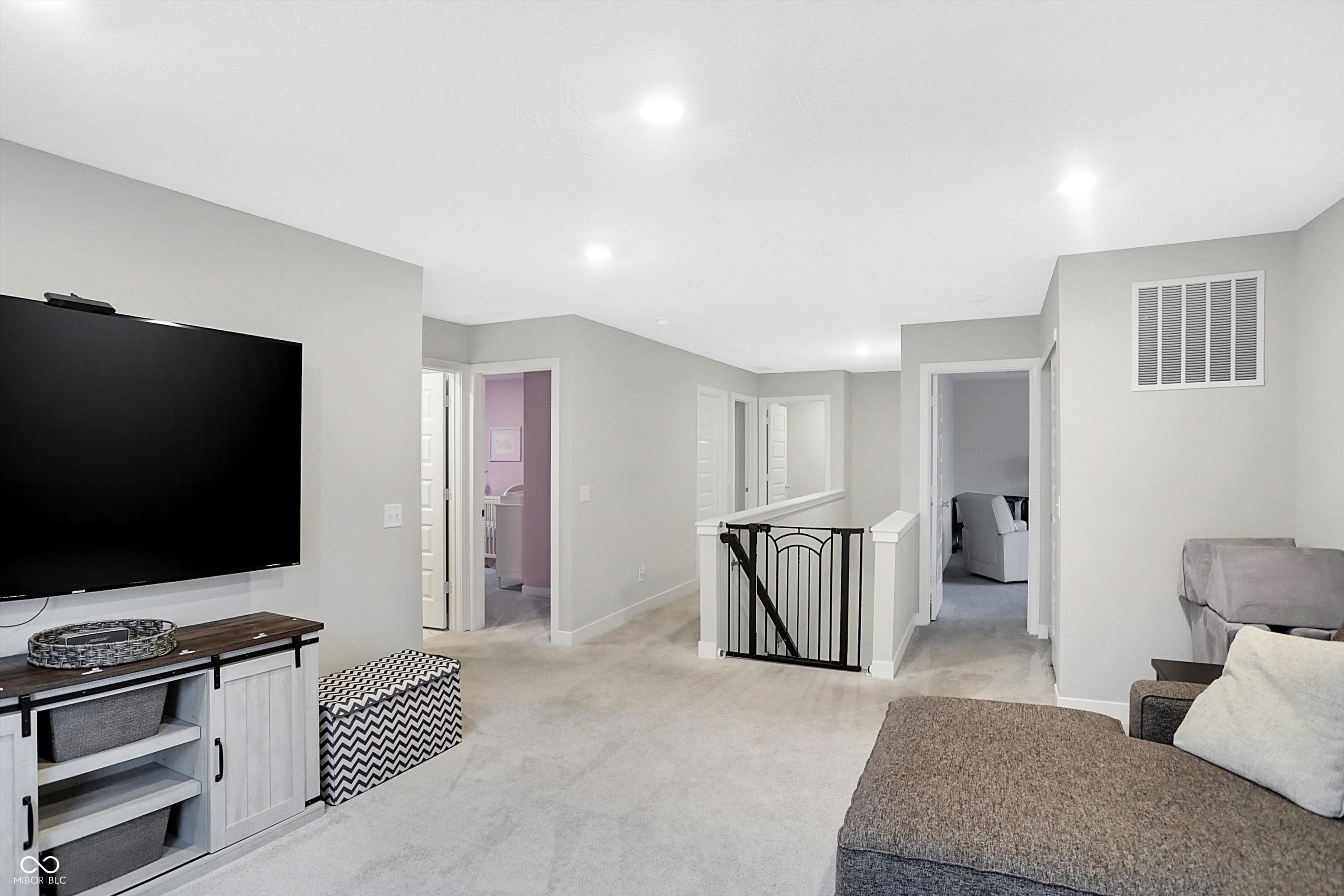 5367 Oak Knoll Drive