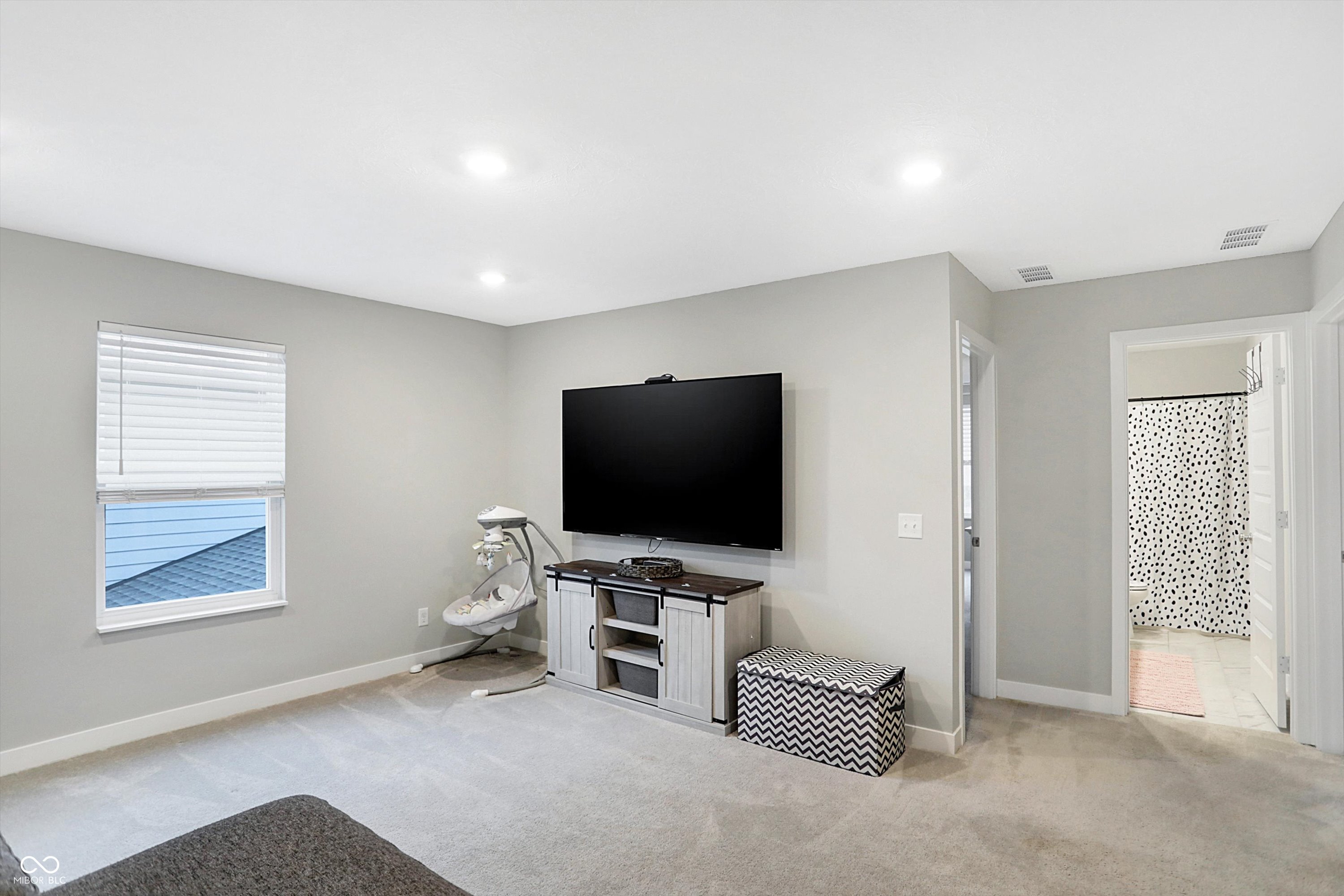 5367 Oak Knoll Drive