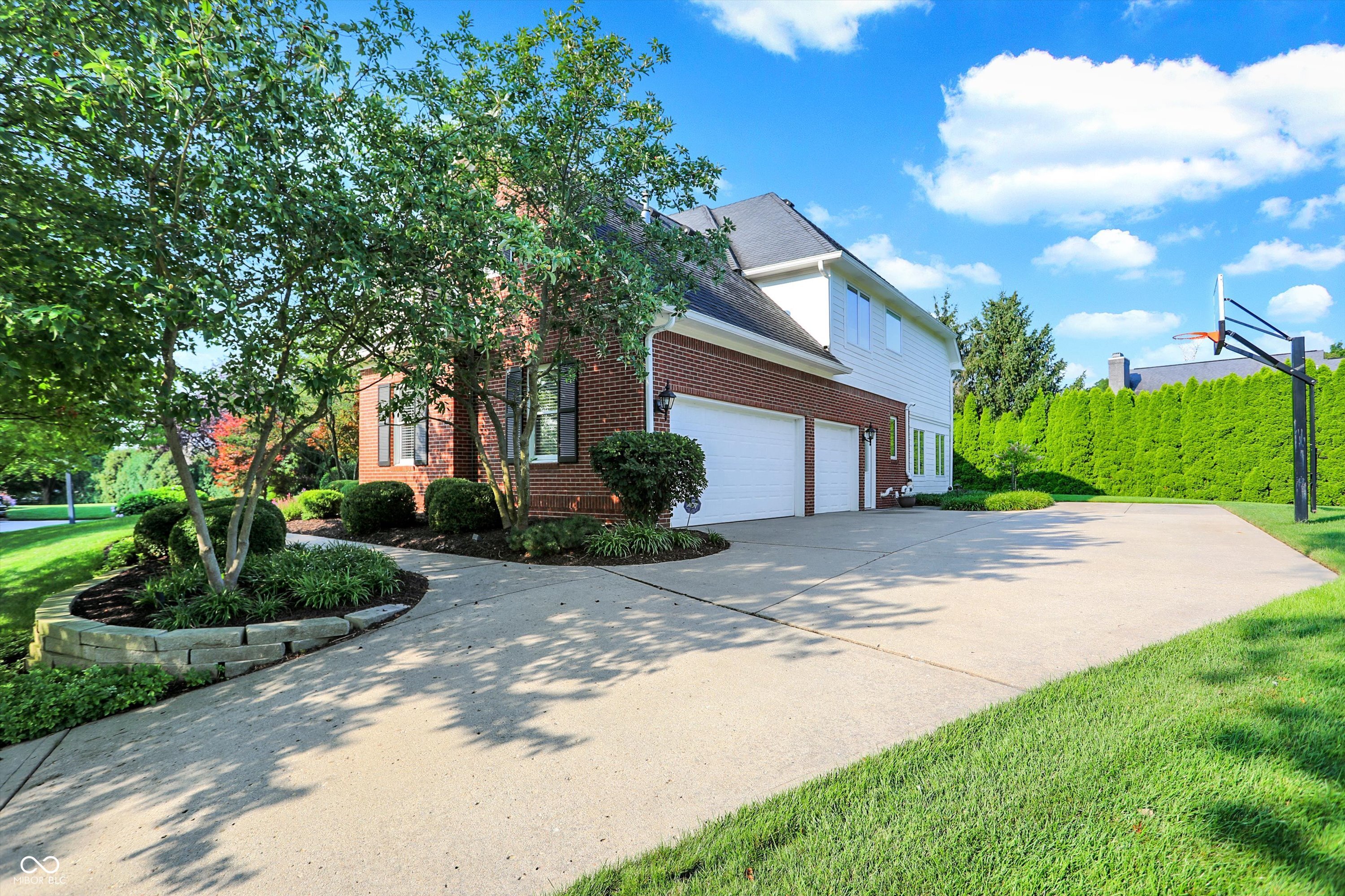 9839 Overlook Pointe