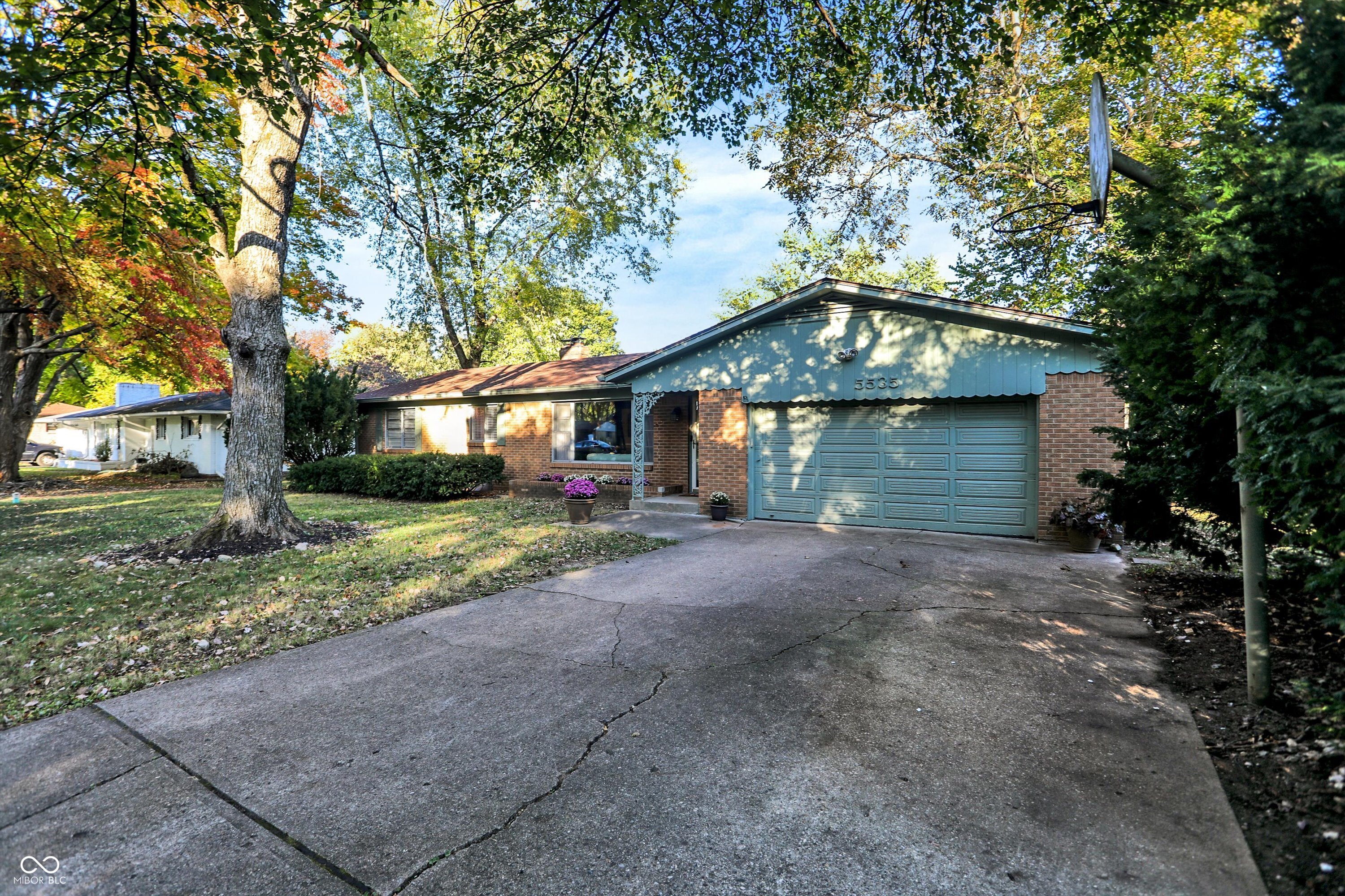 5535 N Drexel Avenue