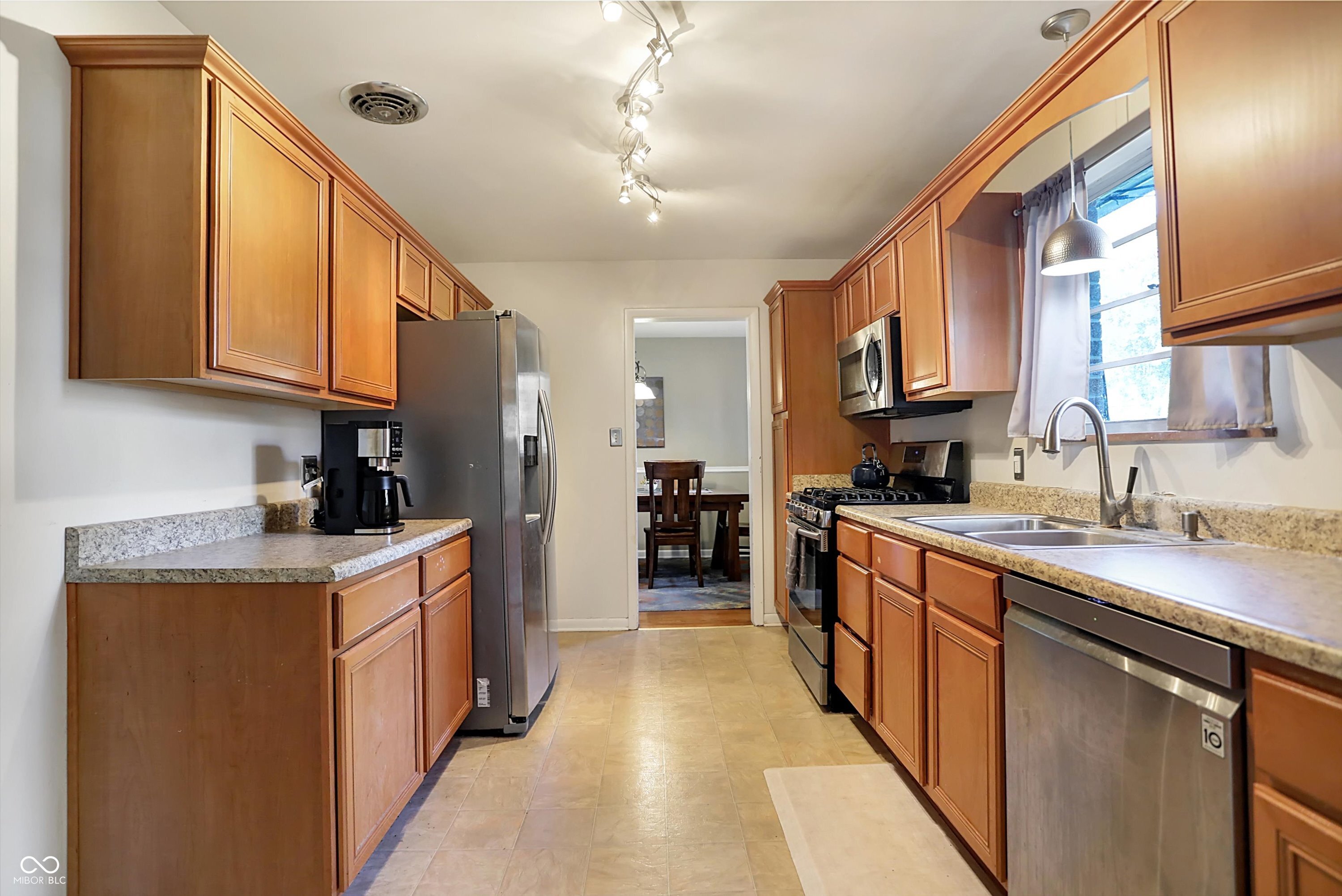 5535 N Drexel Avenue