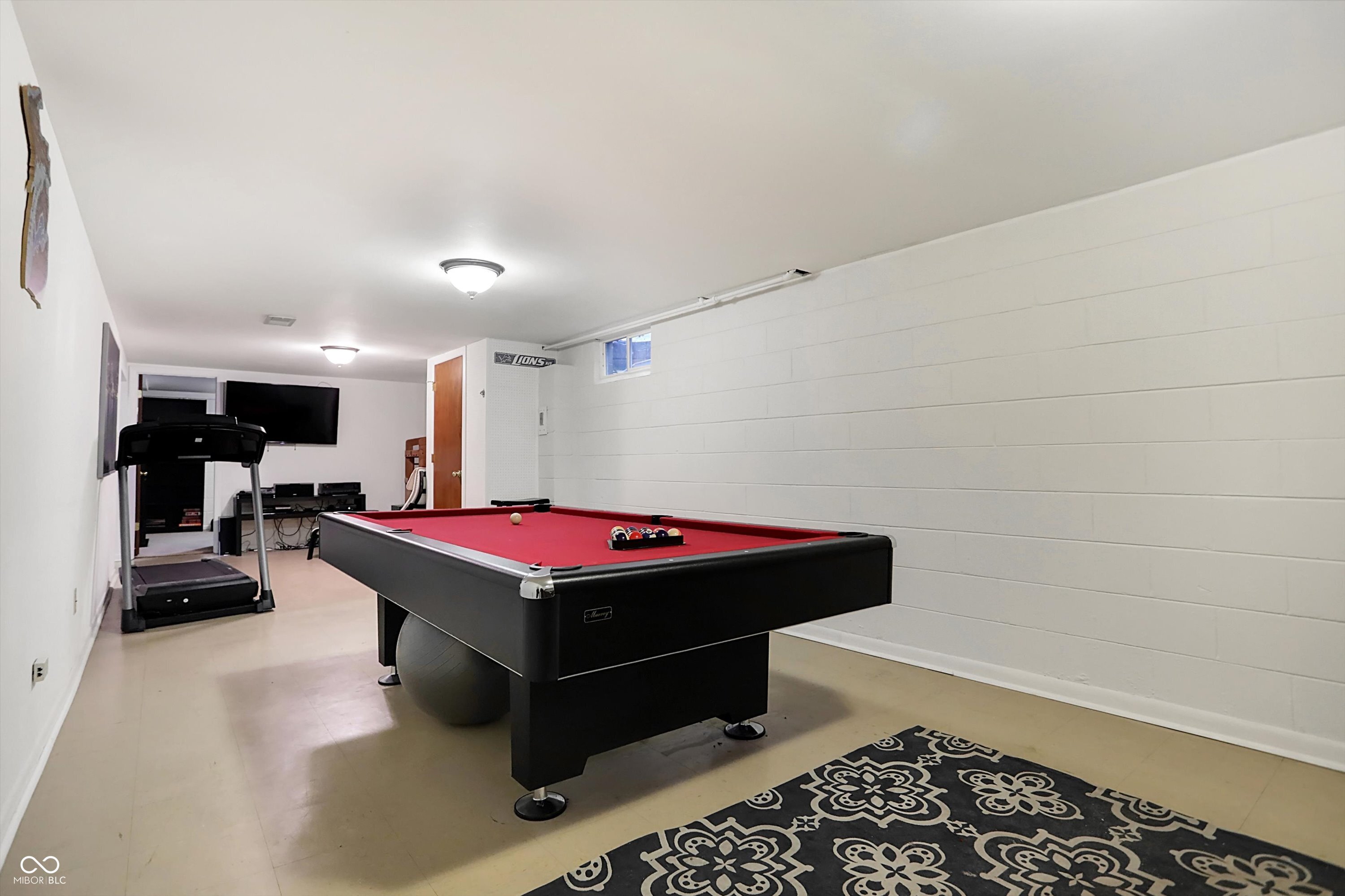 5535 N Drexel Avenue