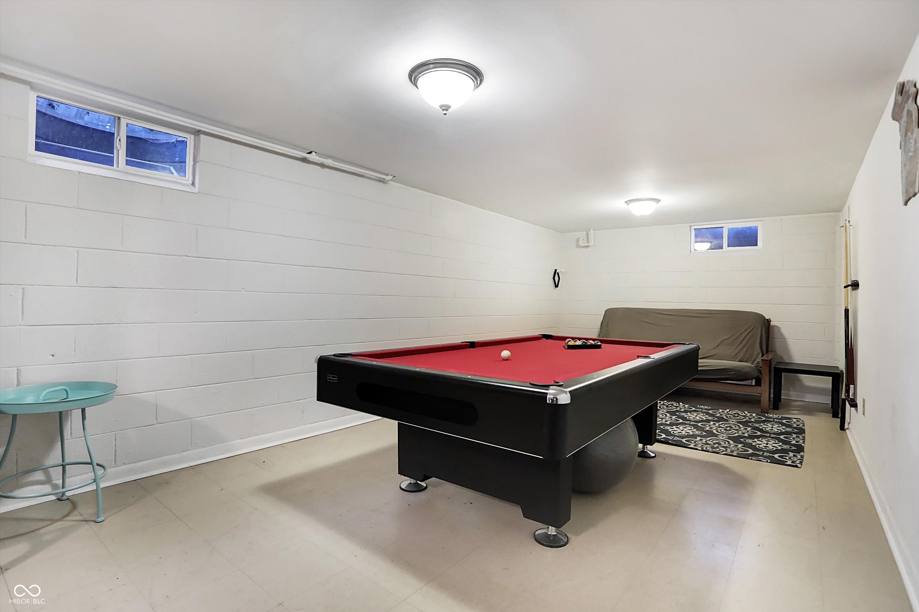 5535 N Drexel Avenue