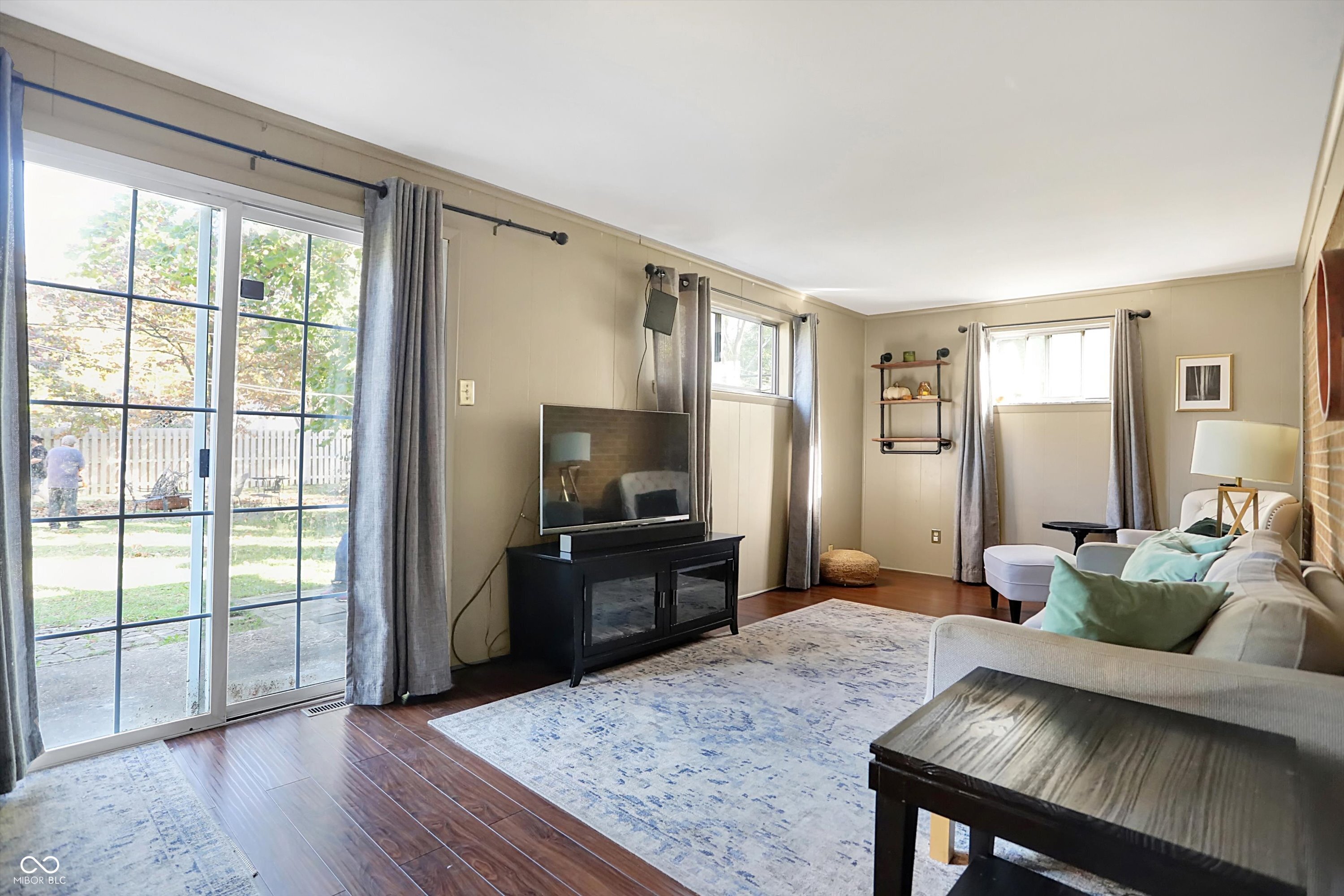 5535 N Drexel Avenue