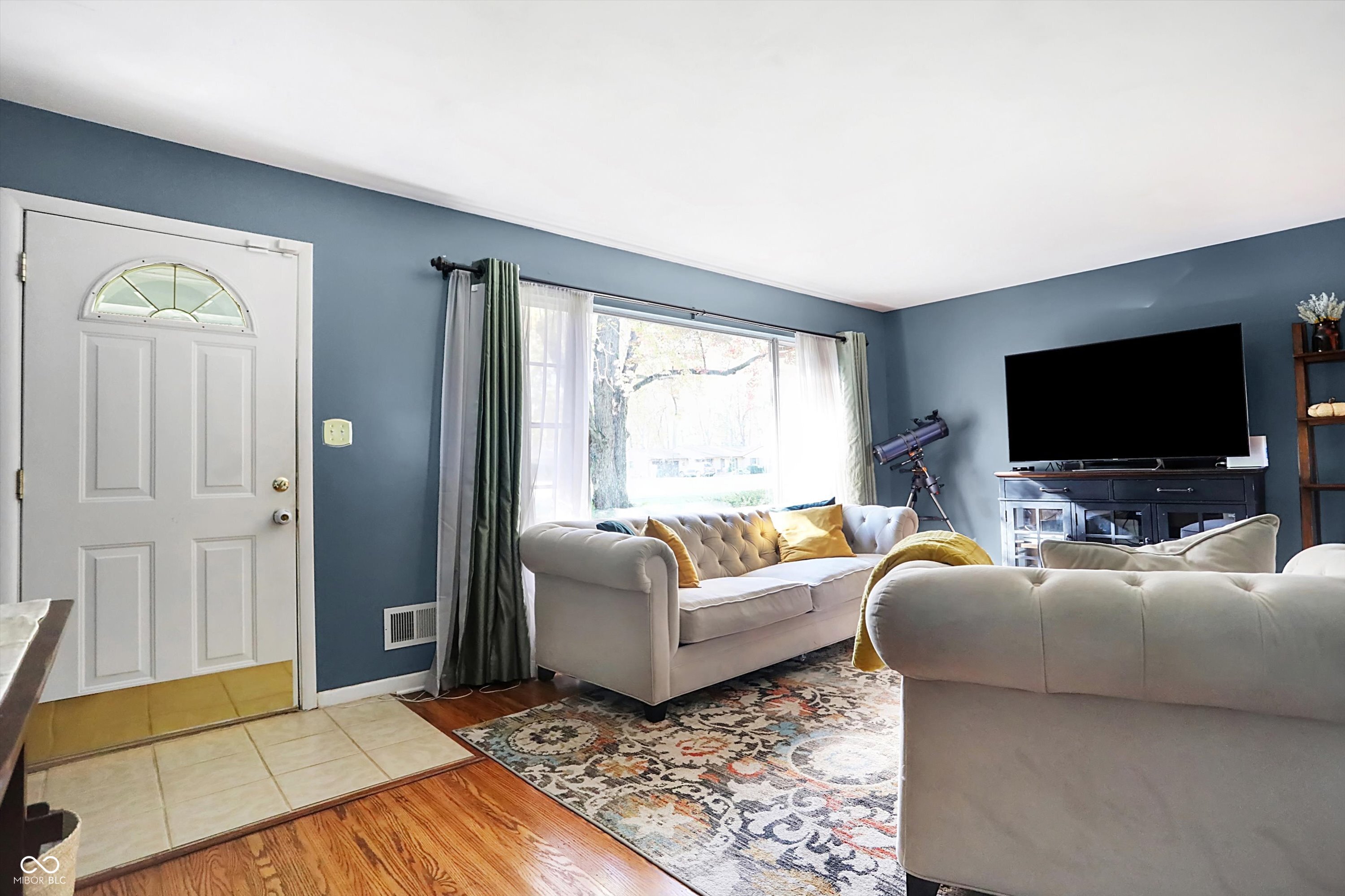 5535 N Drexel Avenue