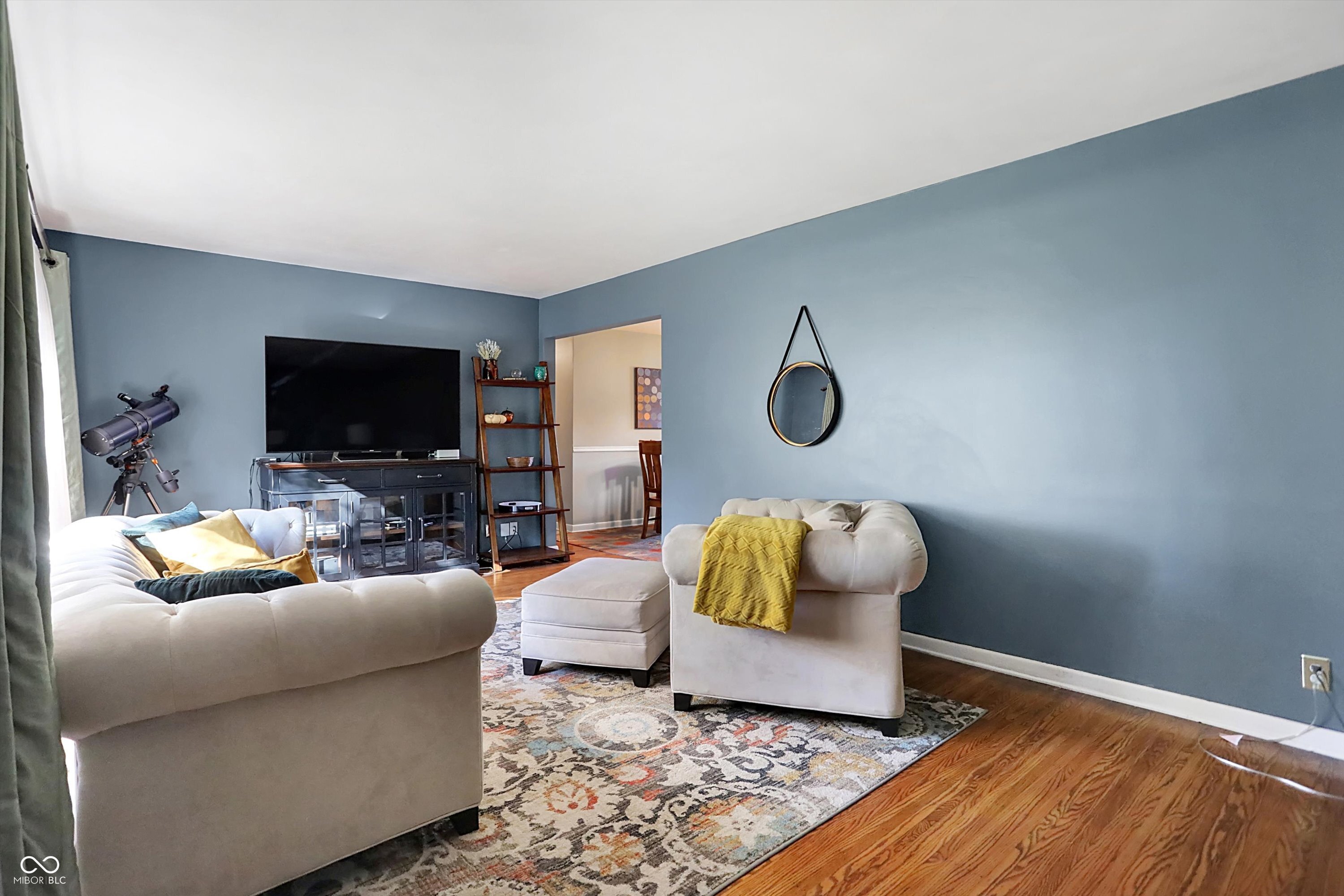 5535 N Drexel Avenue