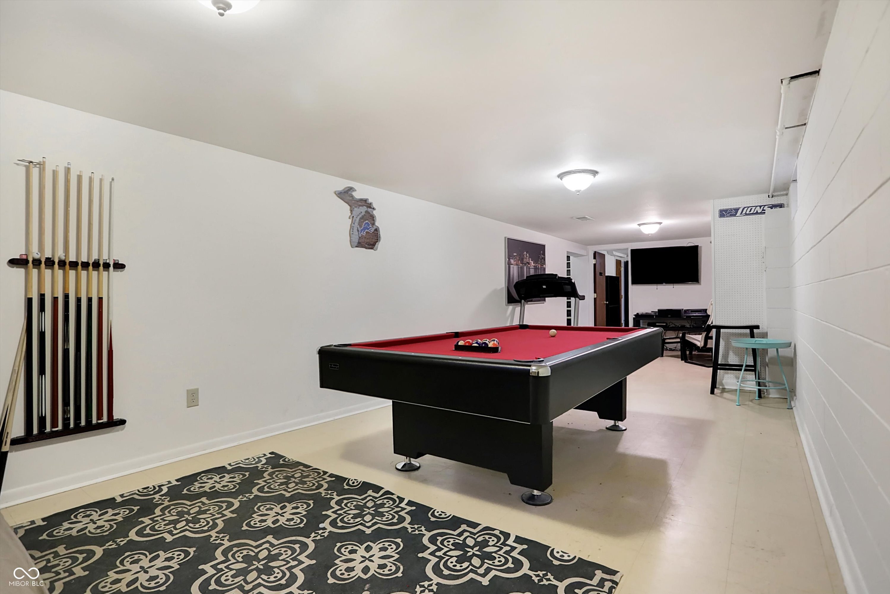 5535 N Drexel Avenue
