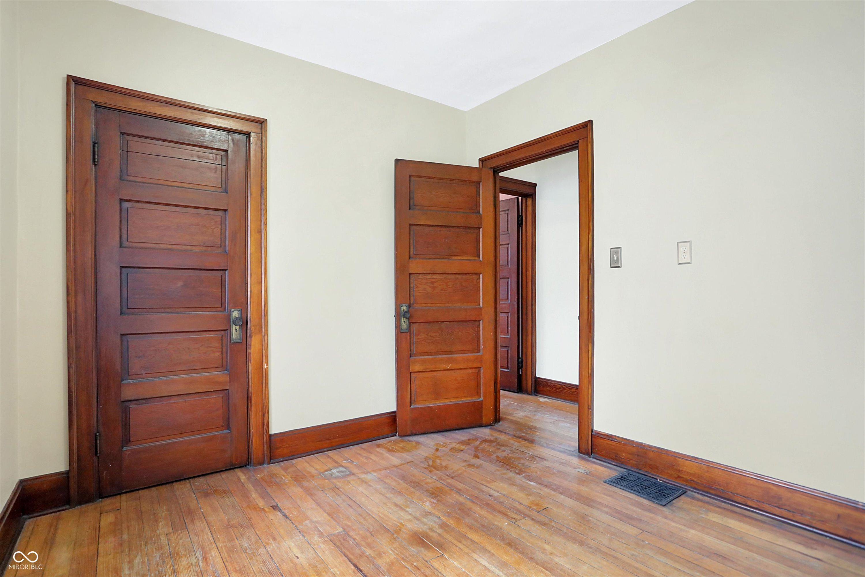 30 & 32 N Dequincy Street