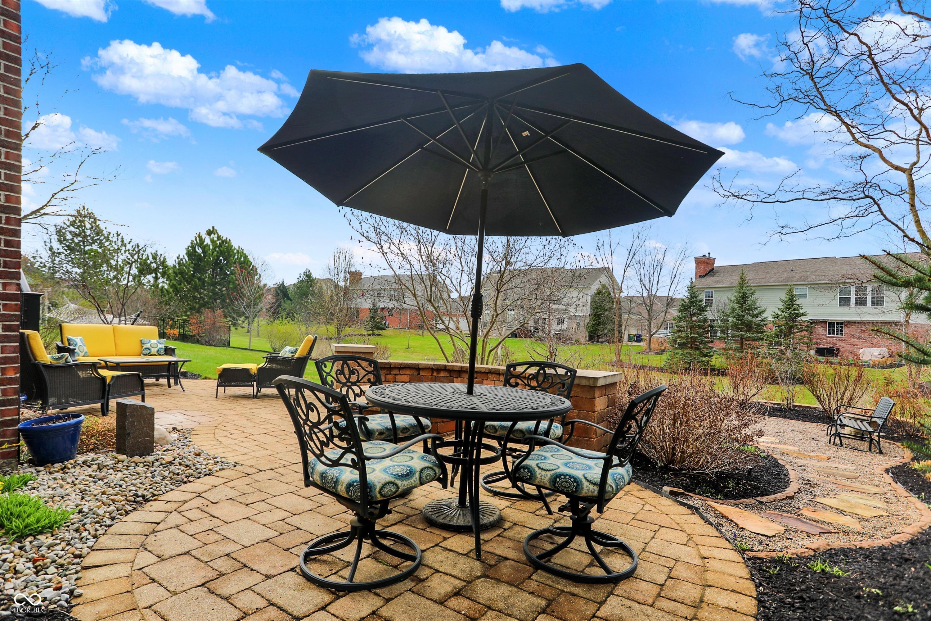 9253 Windrift Way