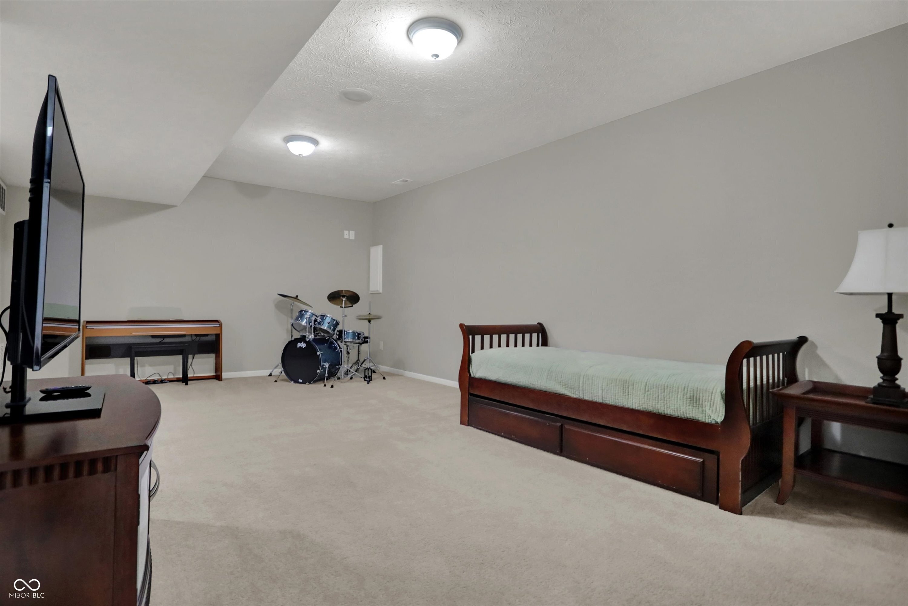 9253 Windrift Way