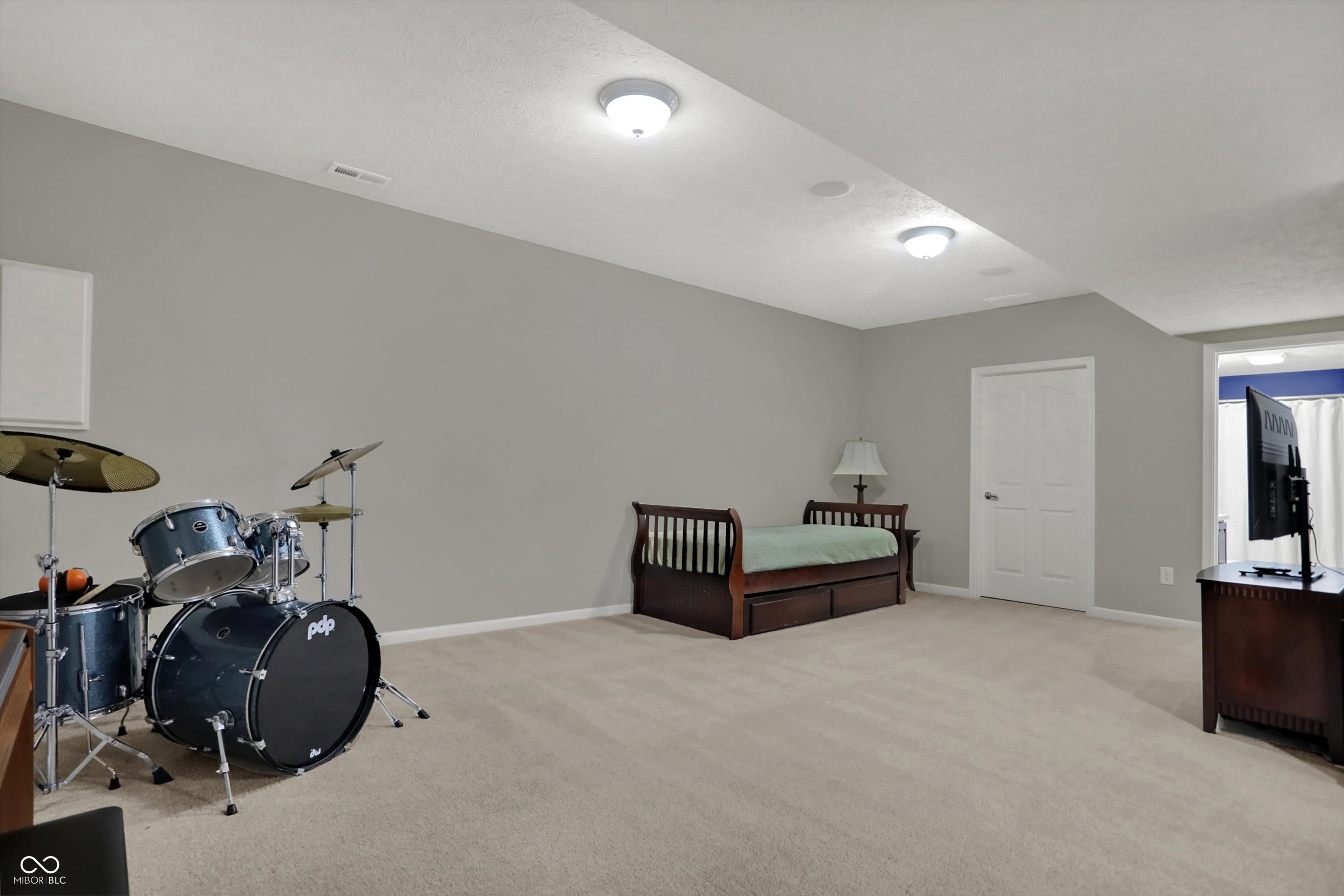 9253 Windrift Way