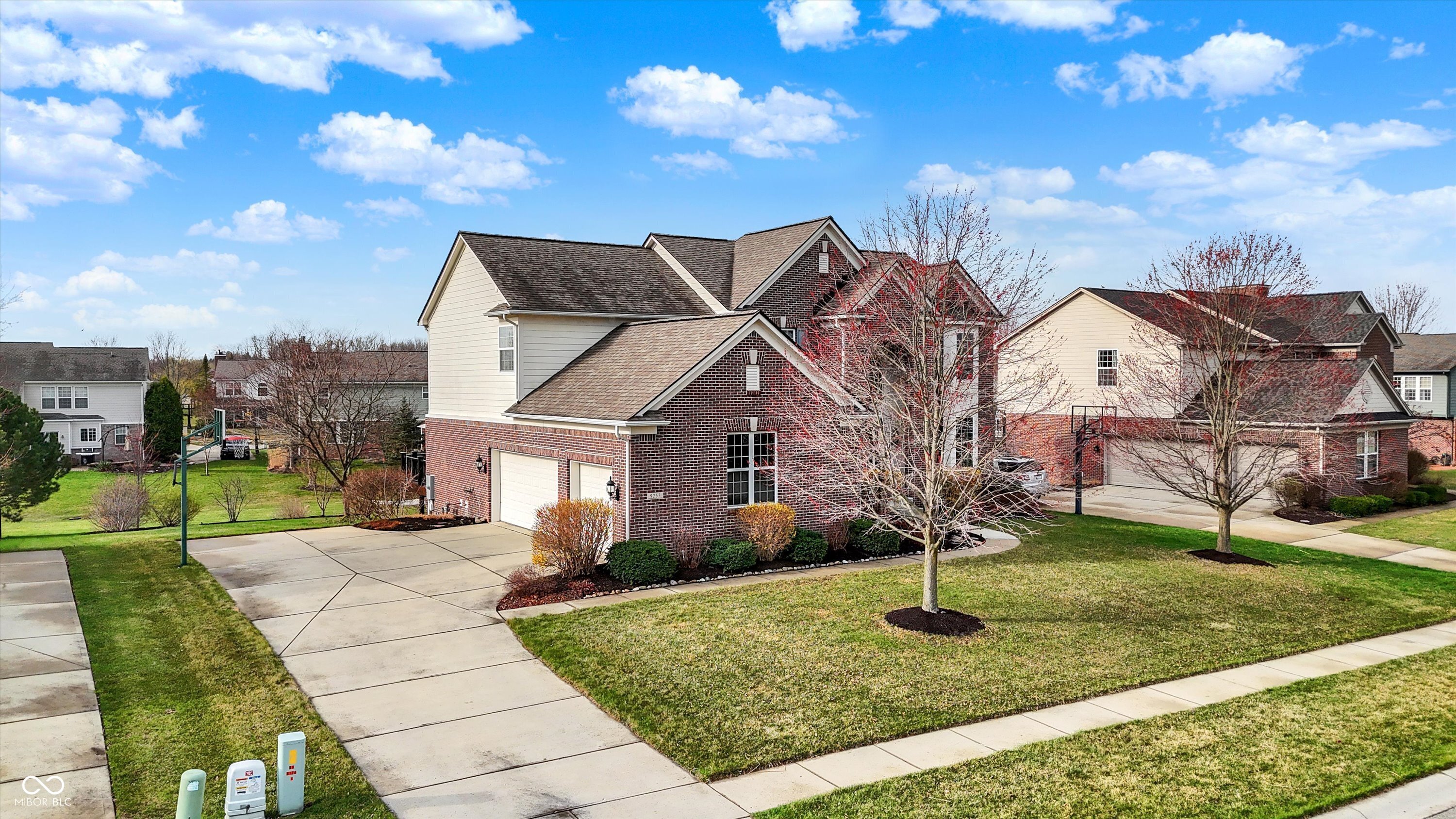 9253 Windrift Way