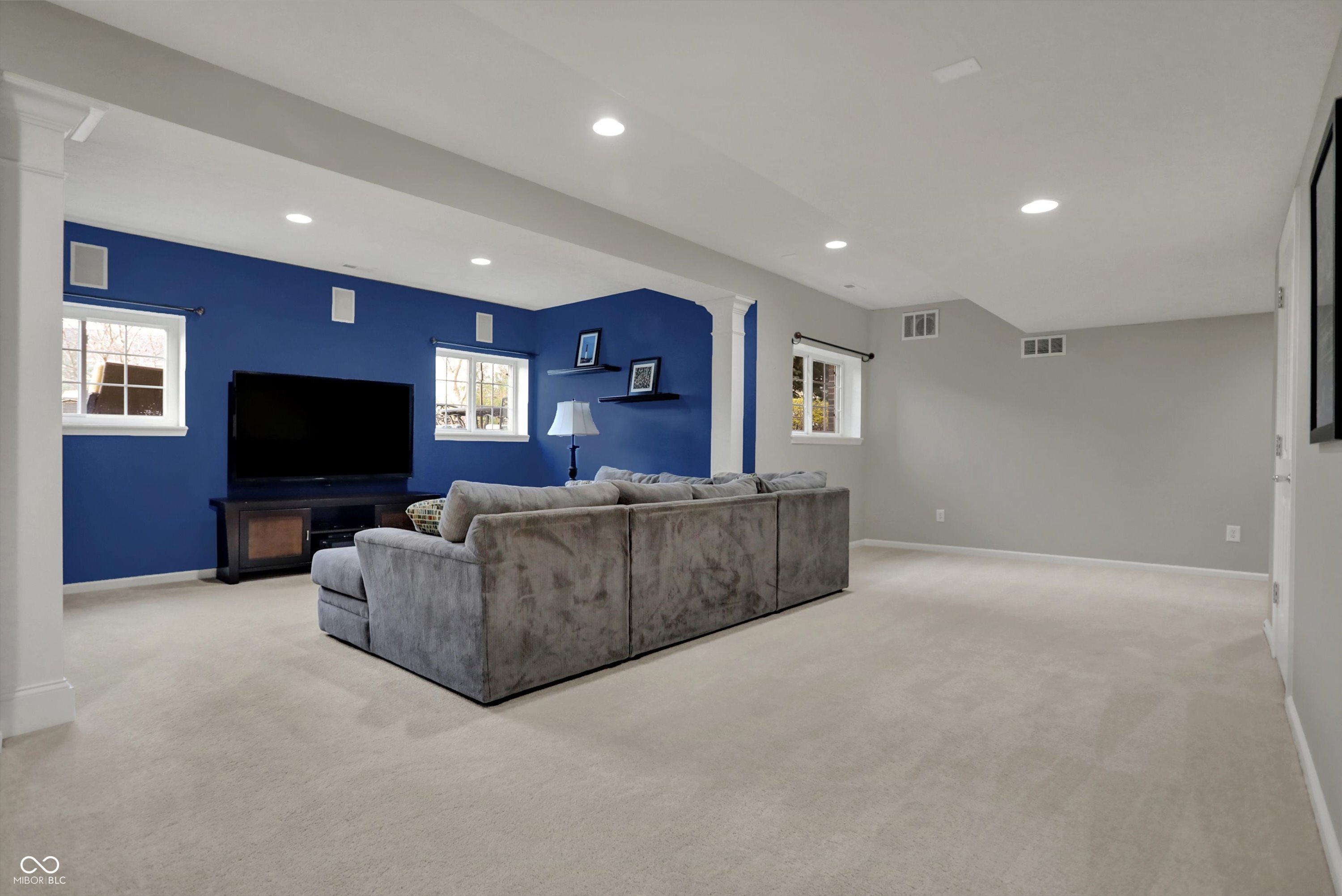 9253 Windrift Way