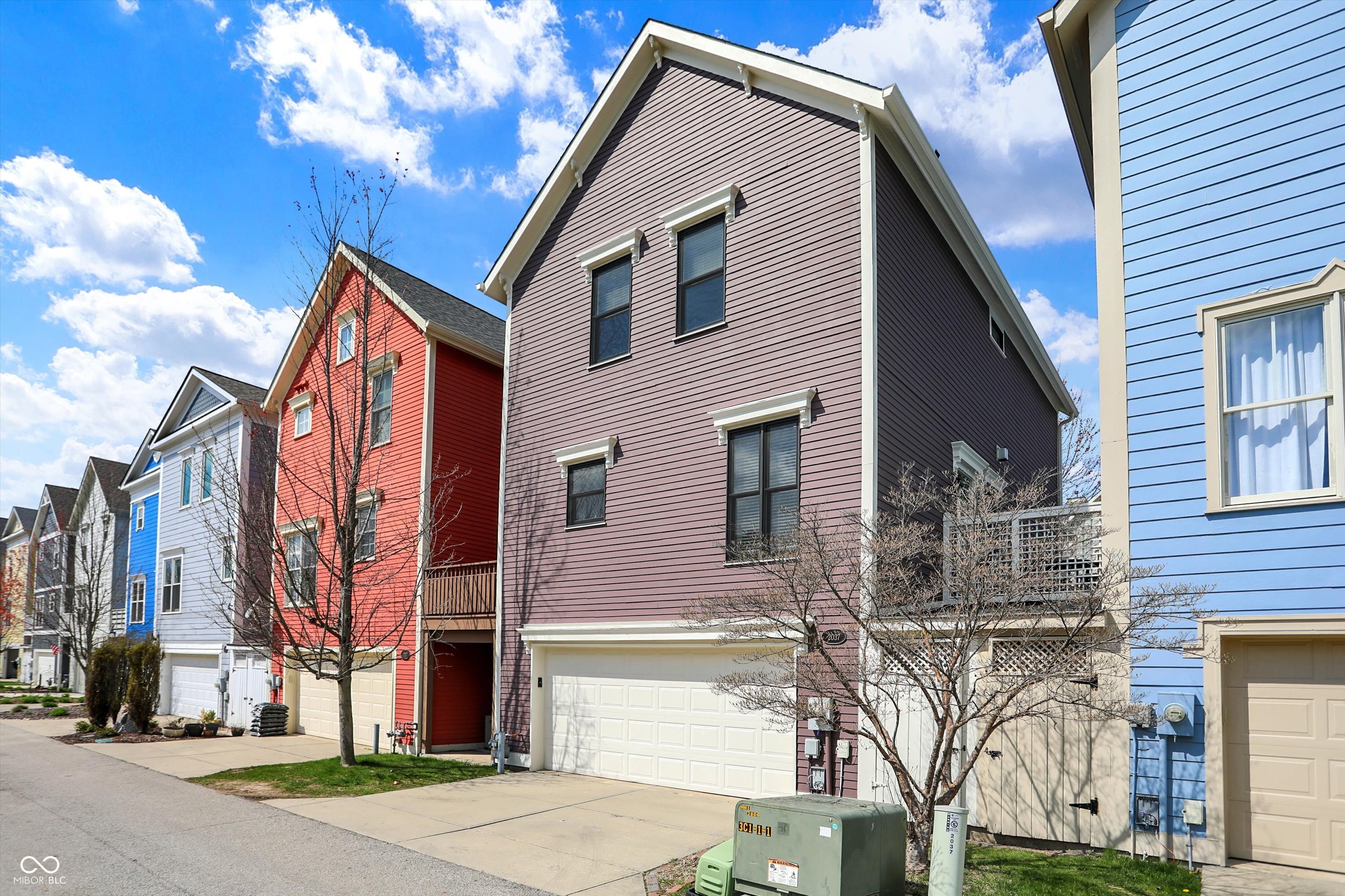 2037 Rhettsbury Street