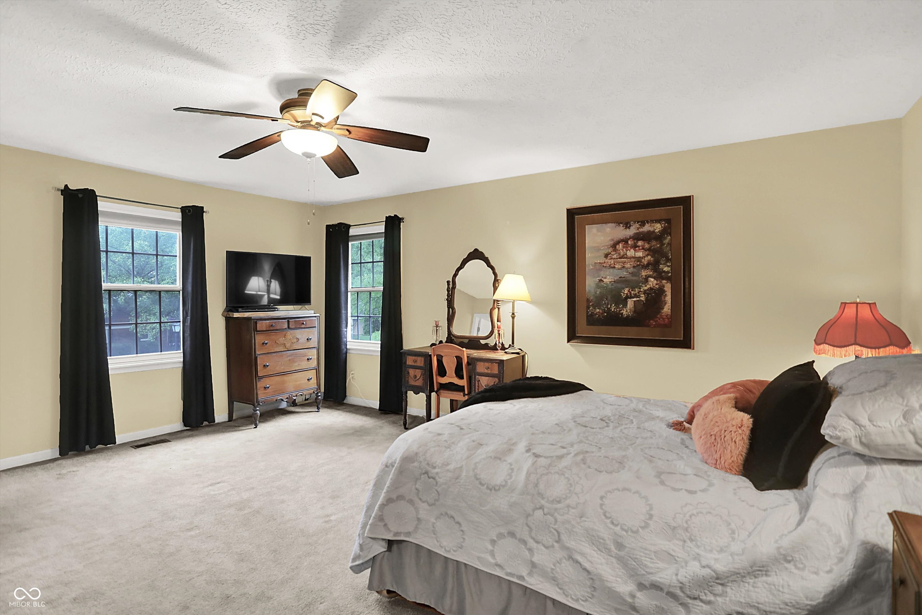 1095 Williamsburg Lane