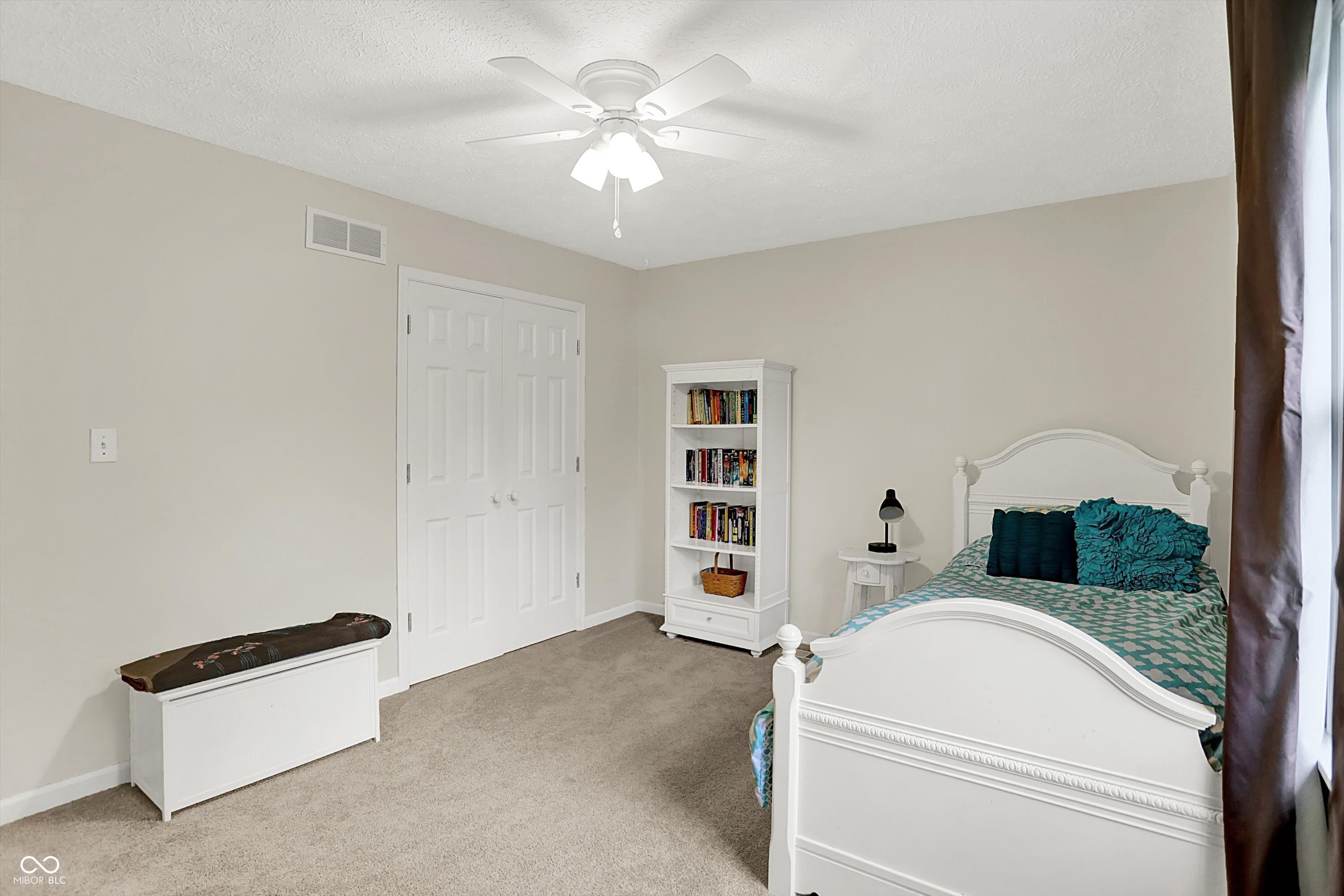 1095 Williamsburg Lane