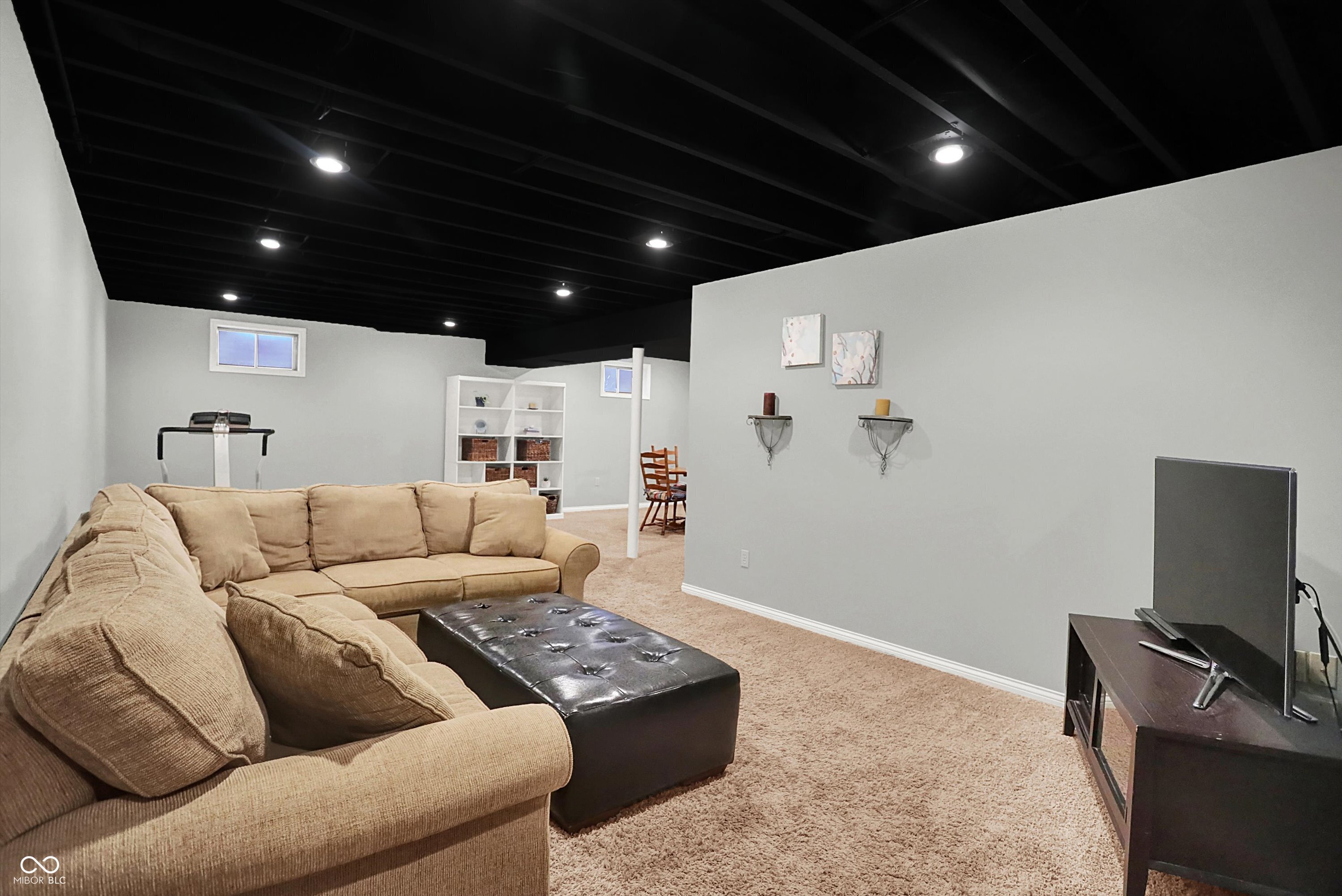 1095 Williamsburg Lane