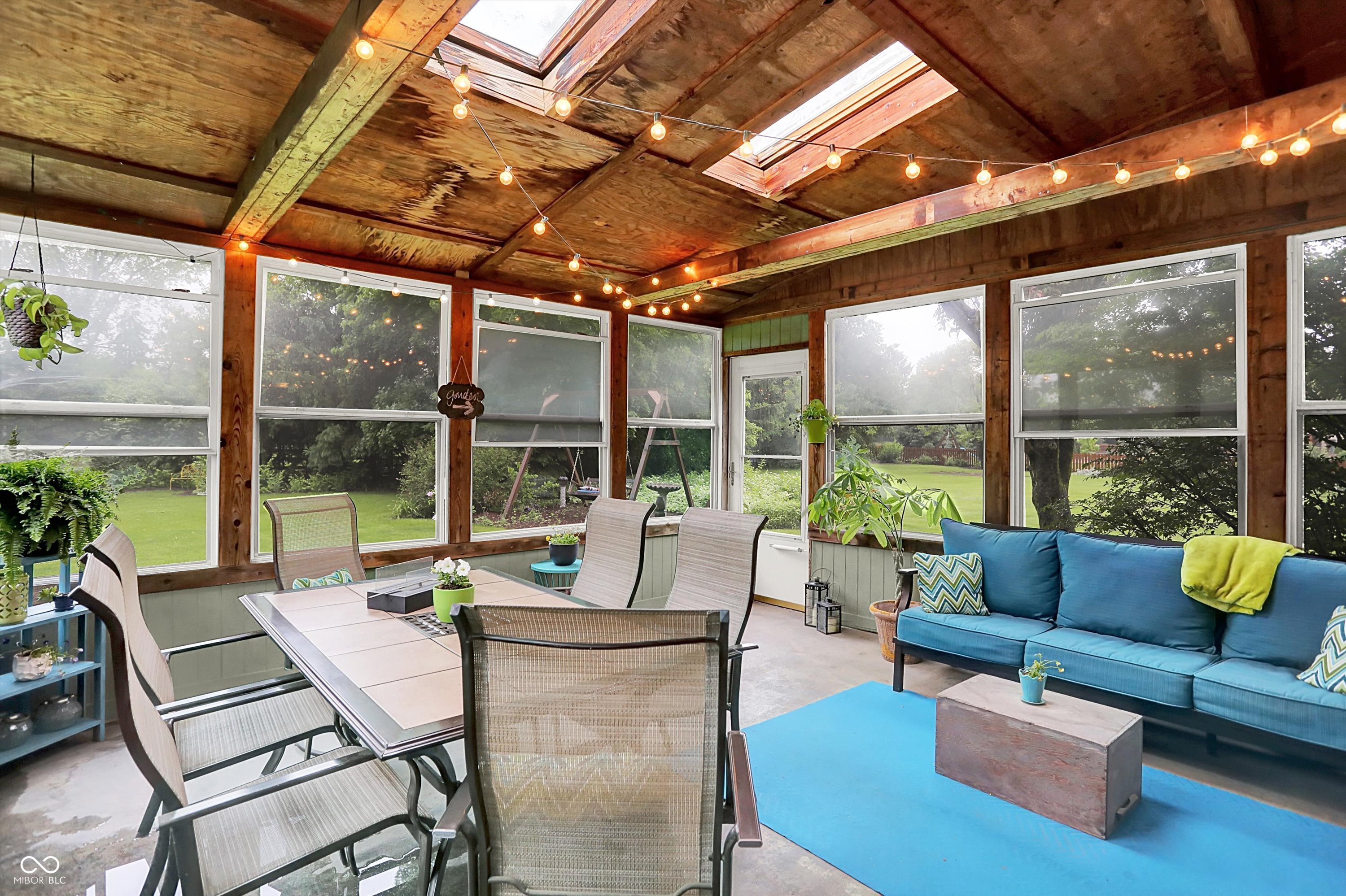 1095 Williamsburg Lane