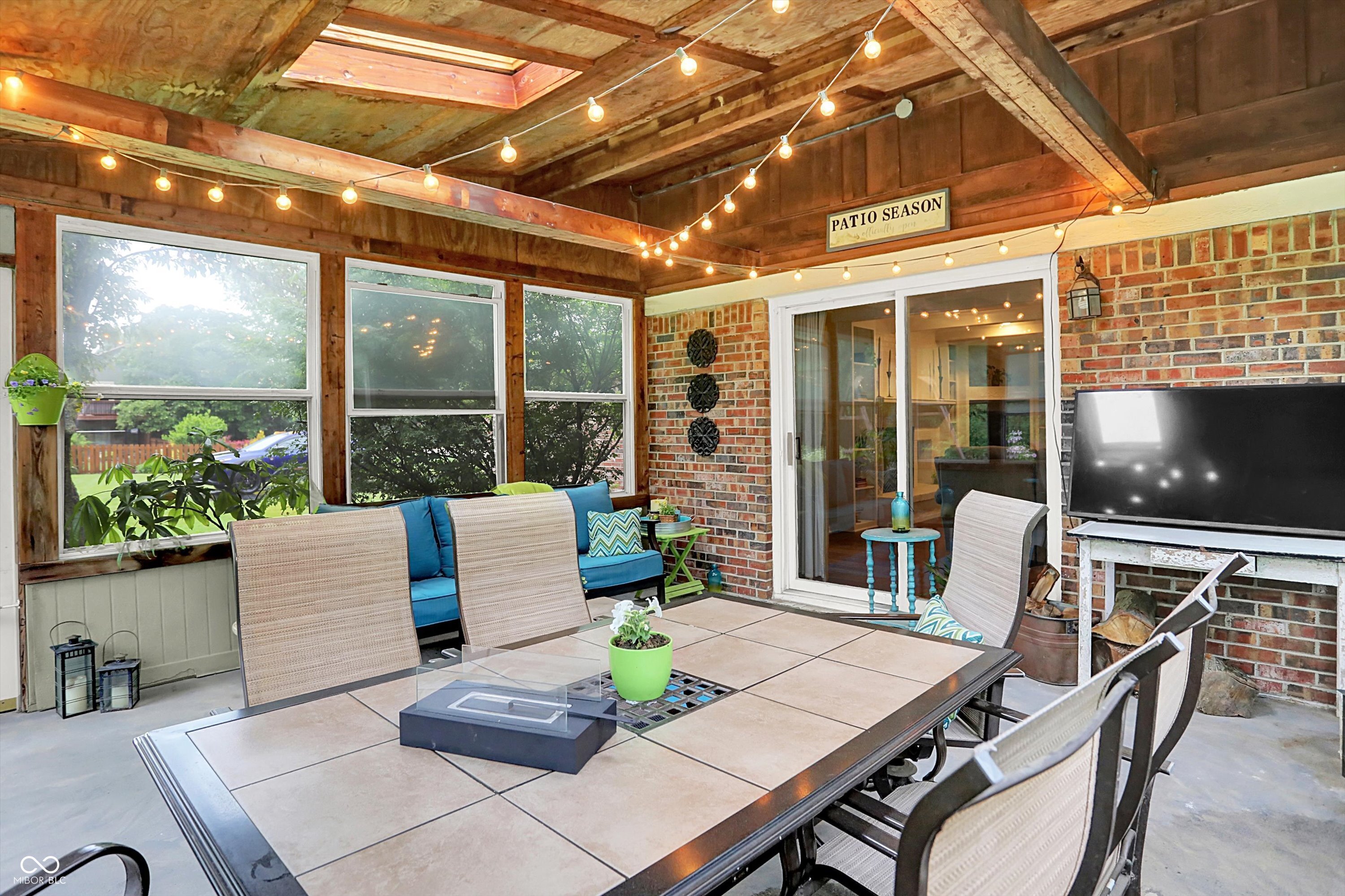 1095 Williamsburg Lane