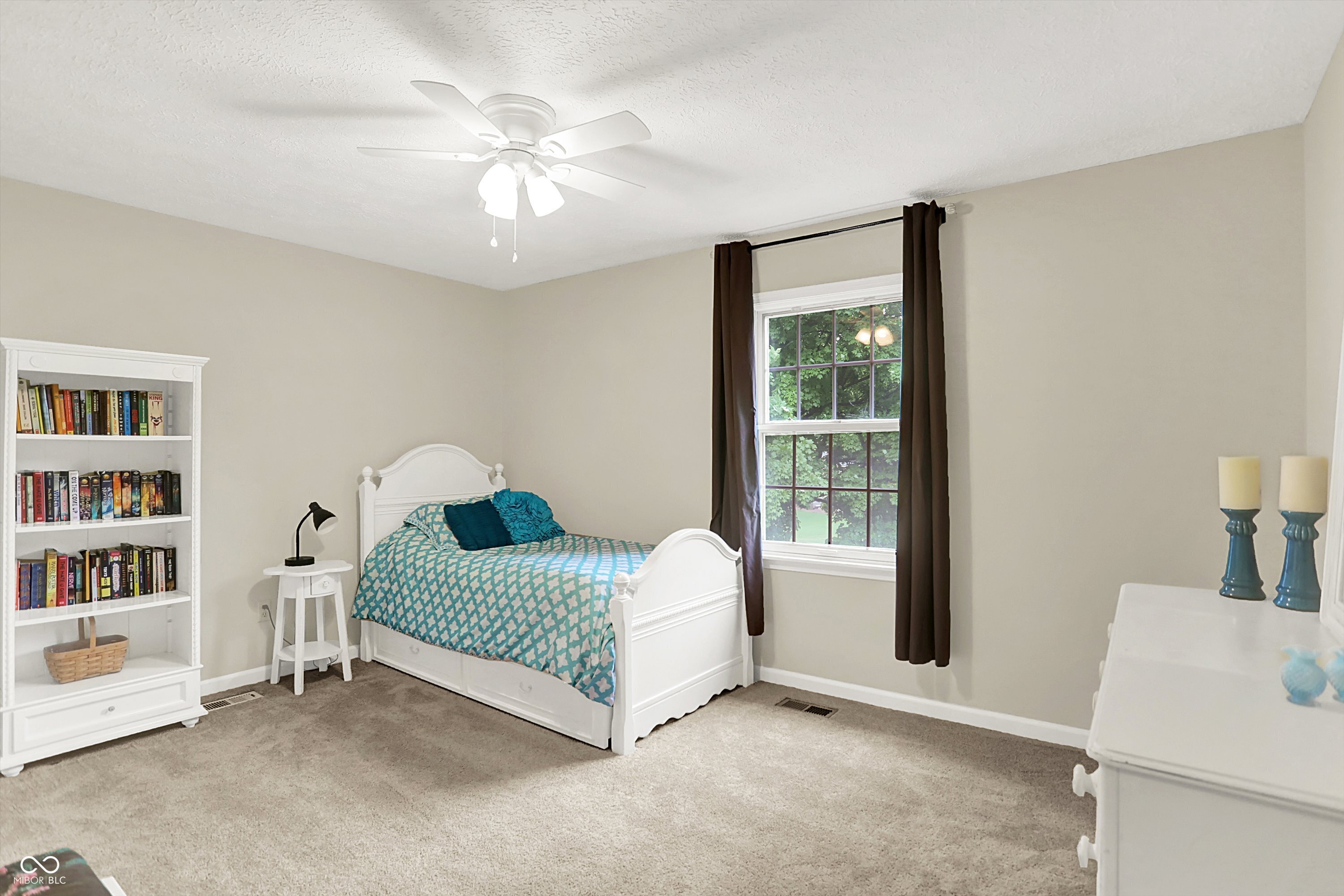 1095 Williamsburg Lane