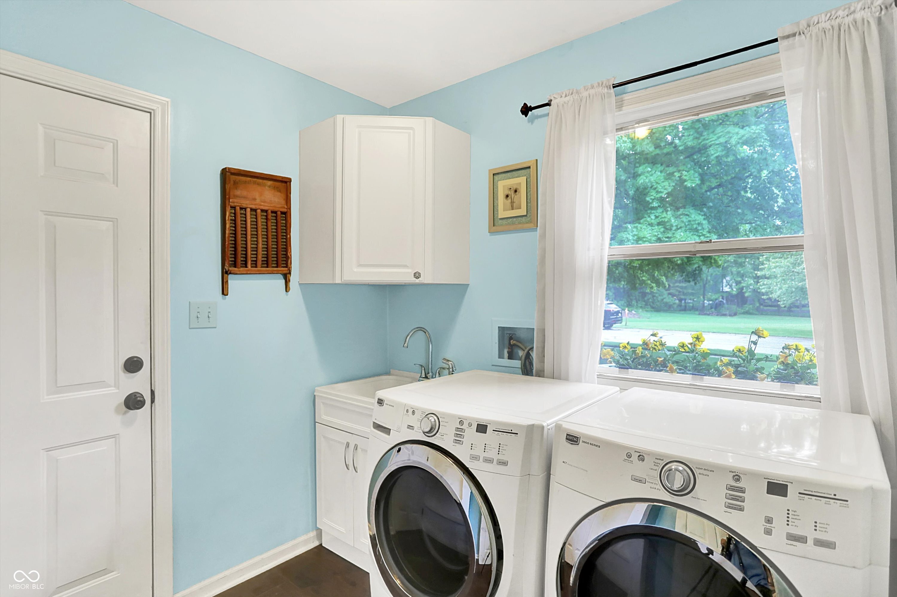 1095 Williamsburg Lane