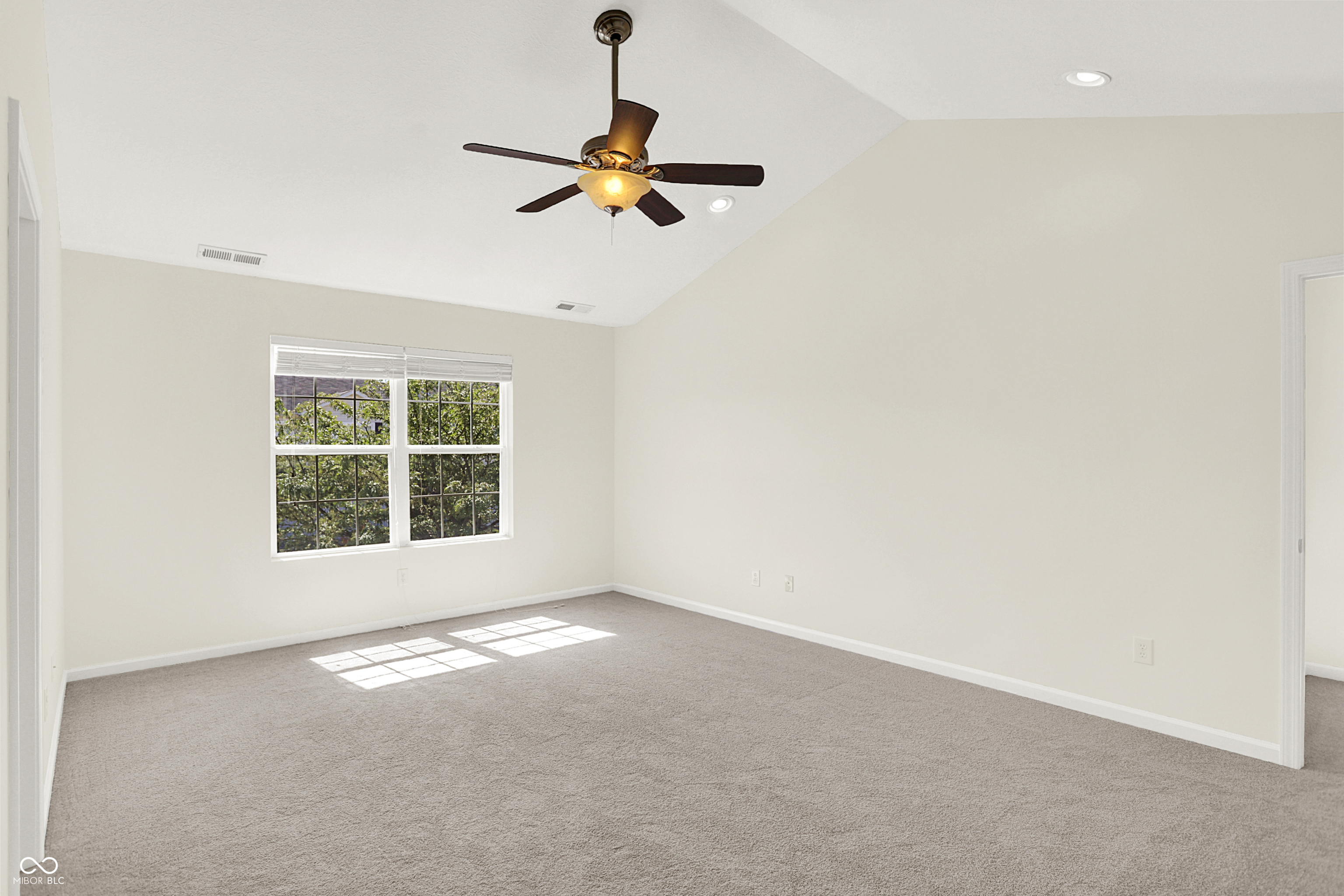 5686 Castor Way
