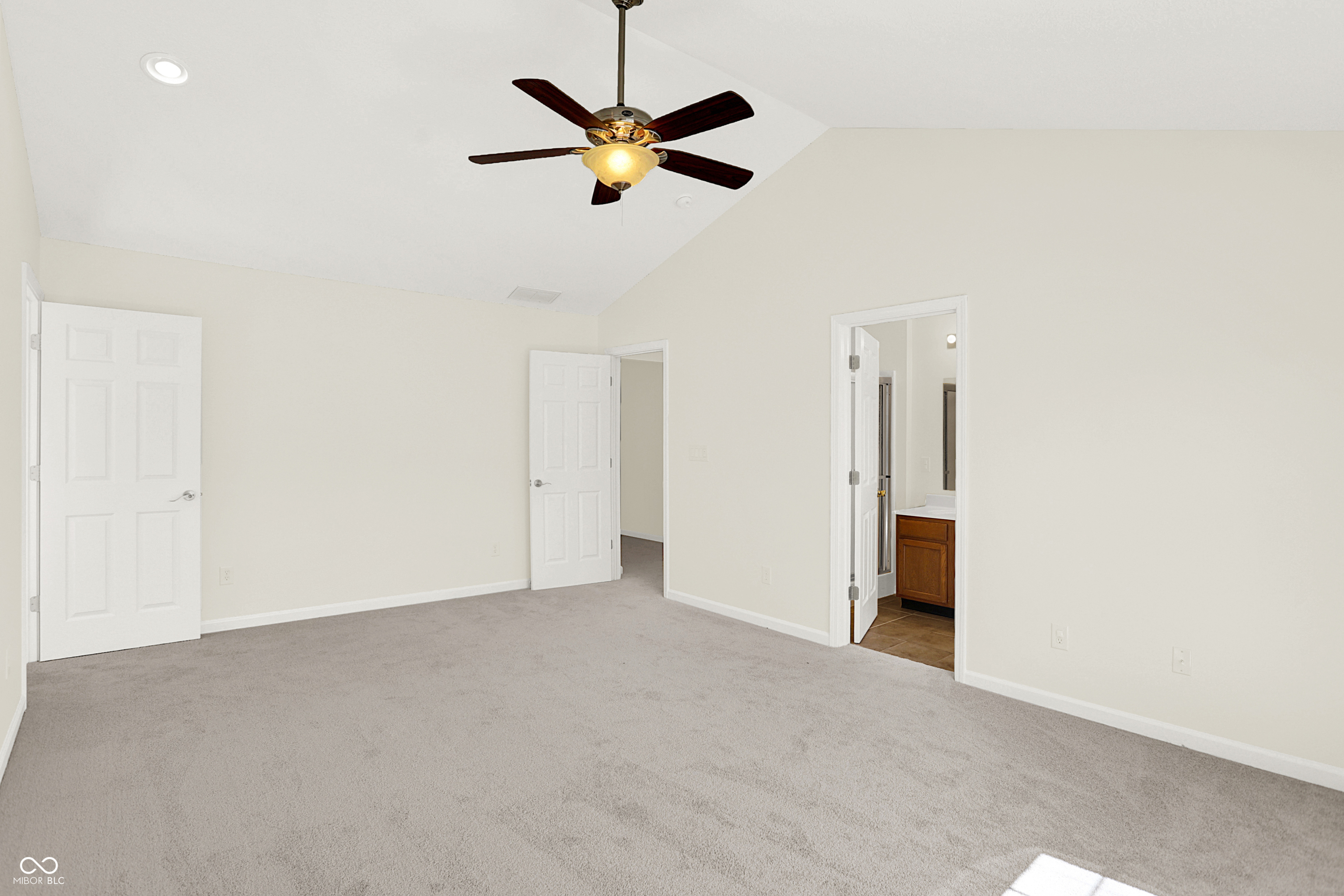 5686 Castor Way