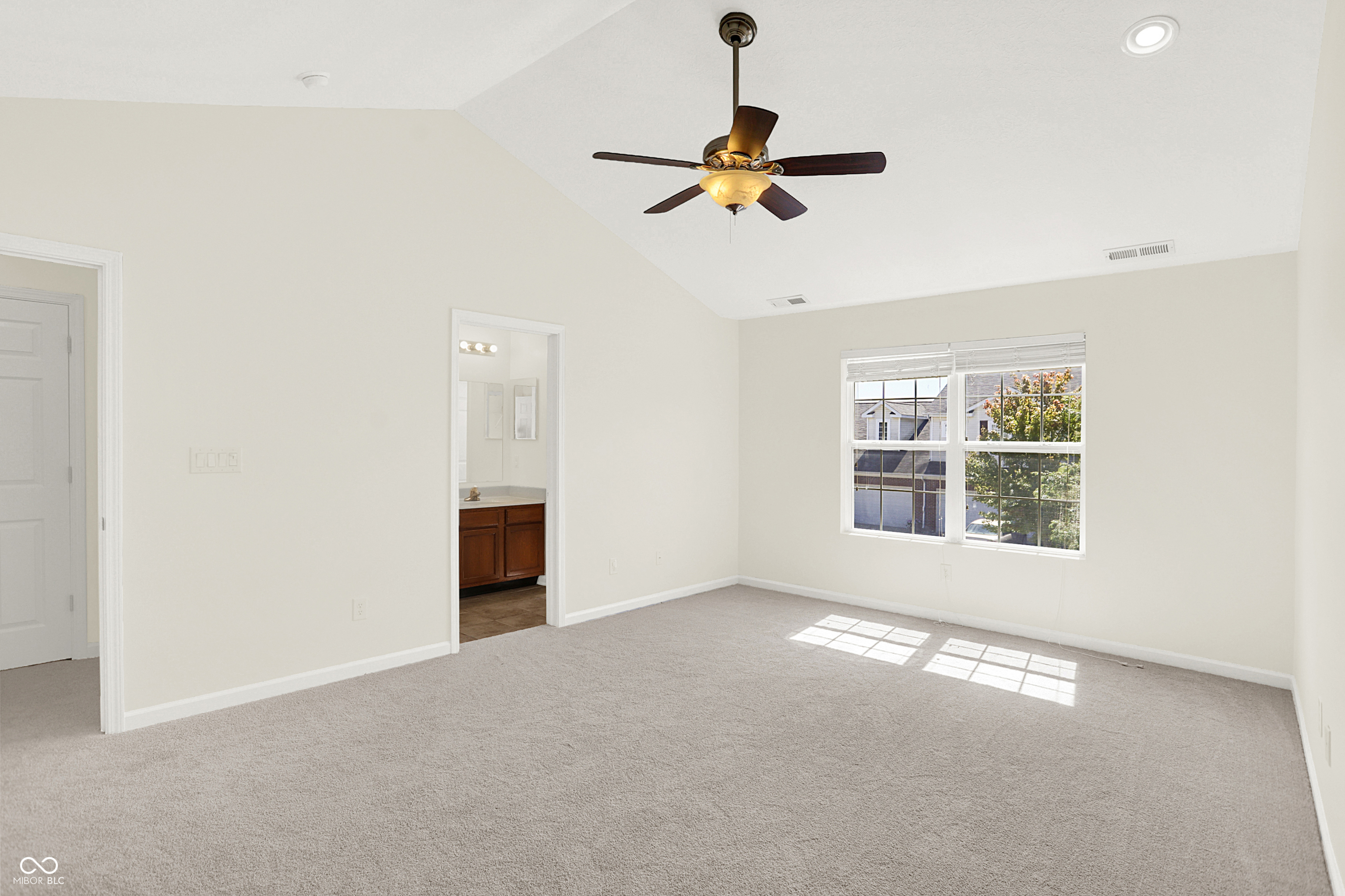 5686 Castor Way
