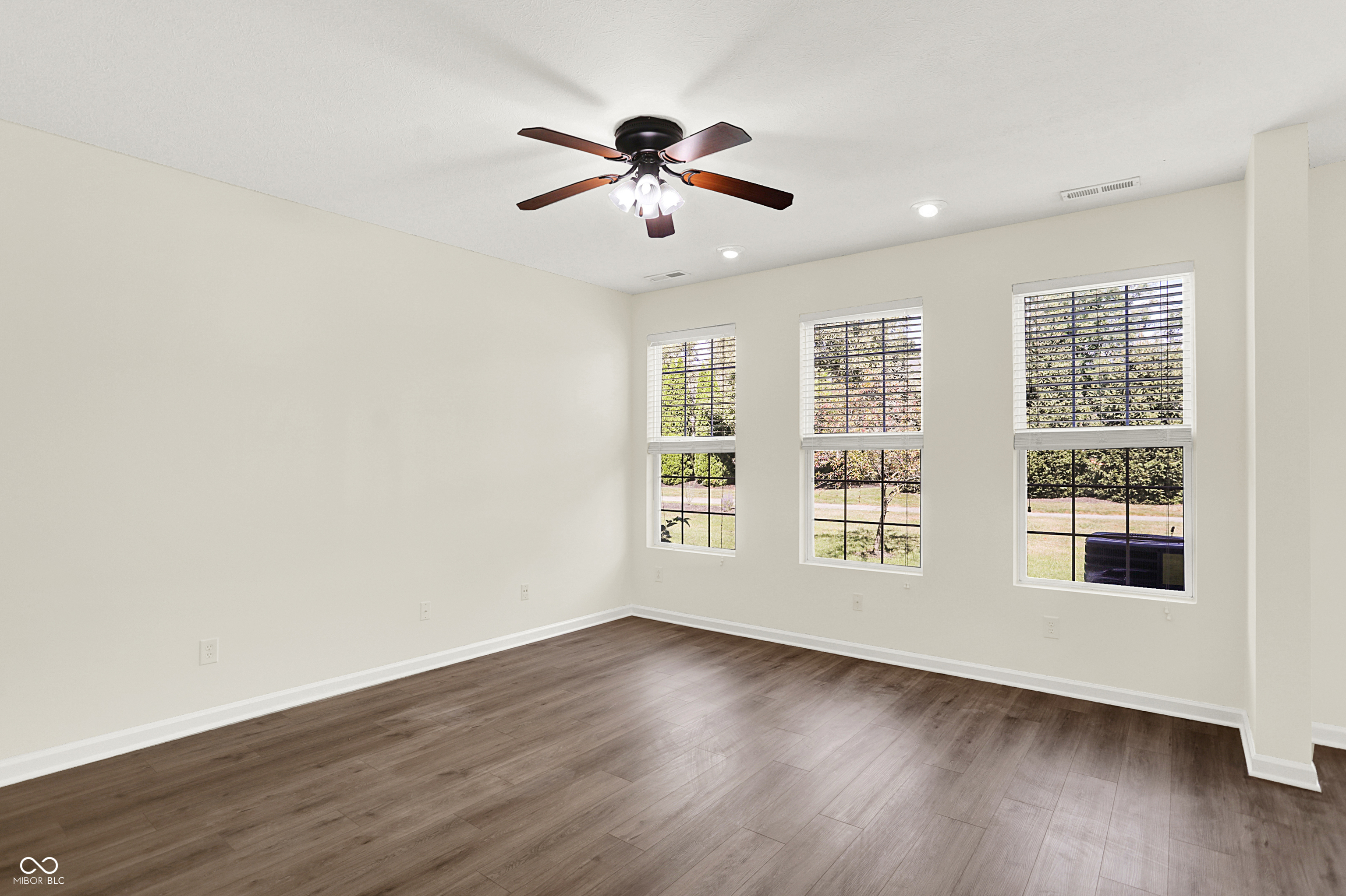 5686 Castor Way