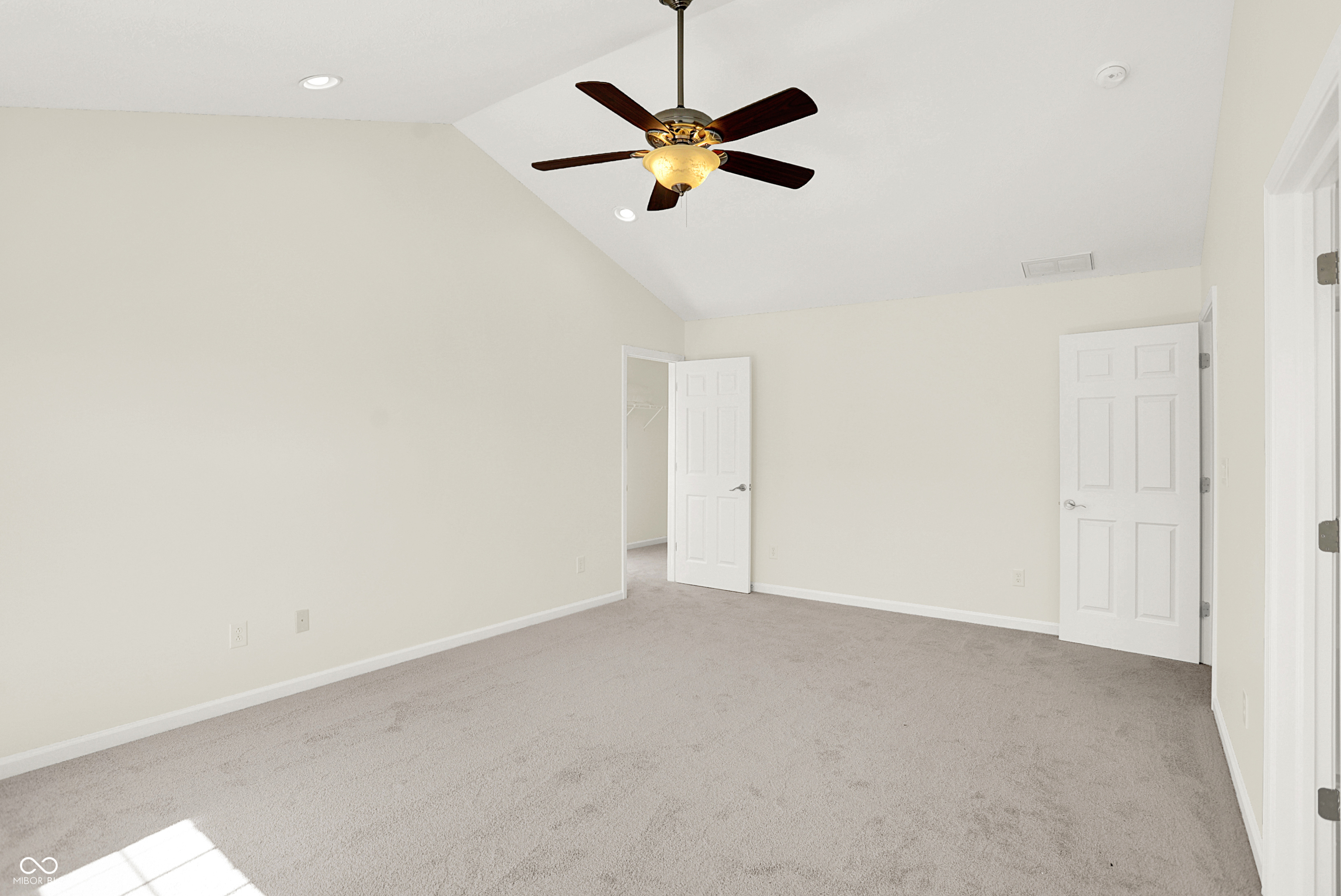 5686 Castor Way