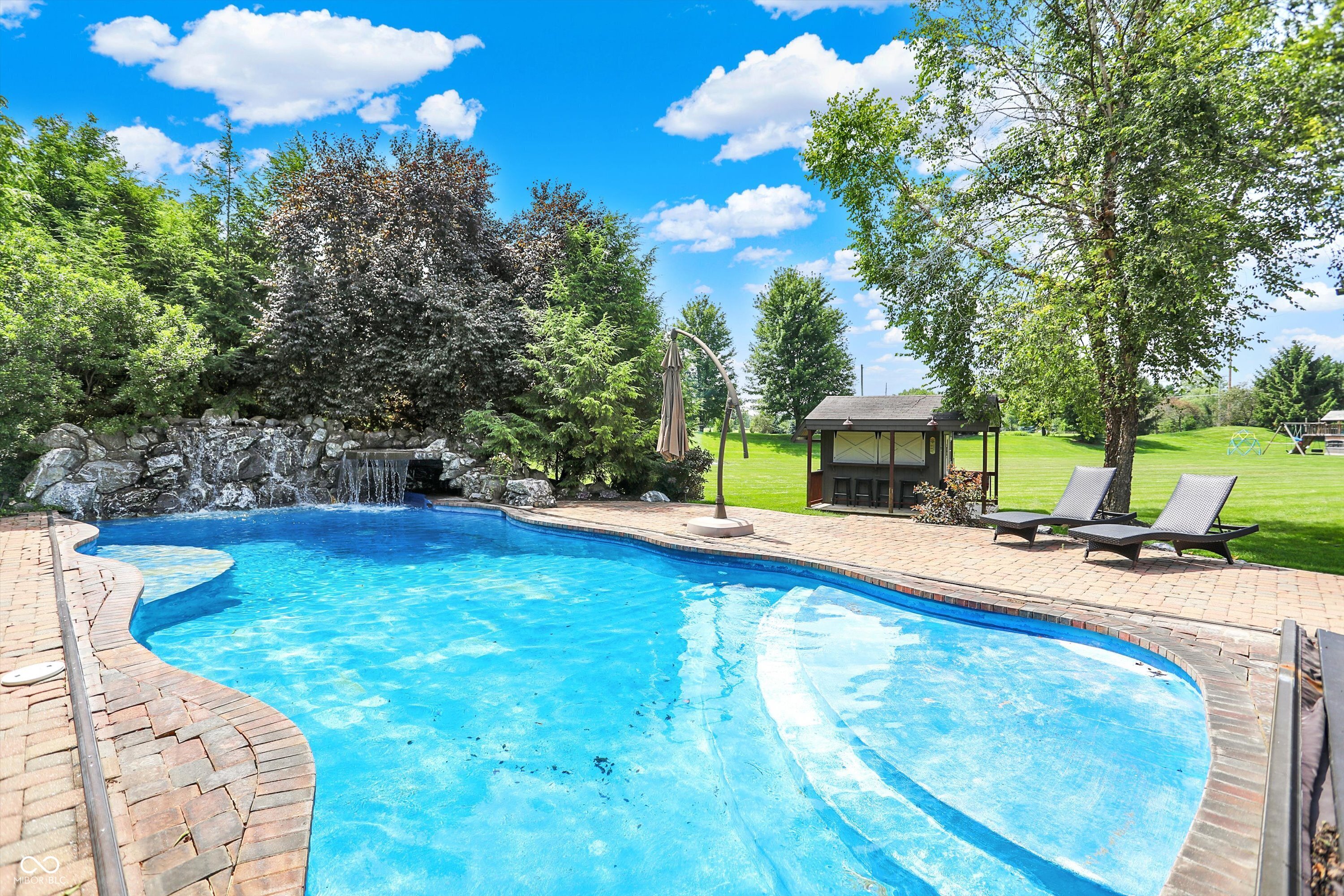 8581 Hunt Club Road