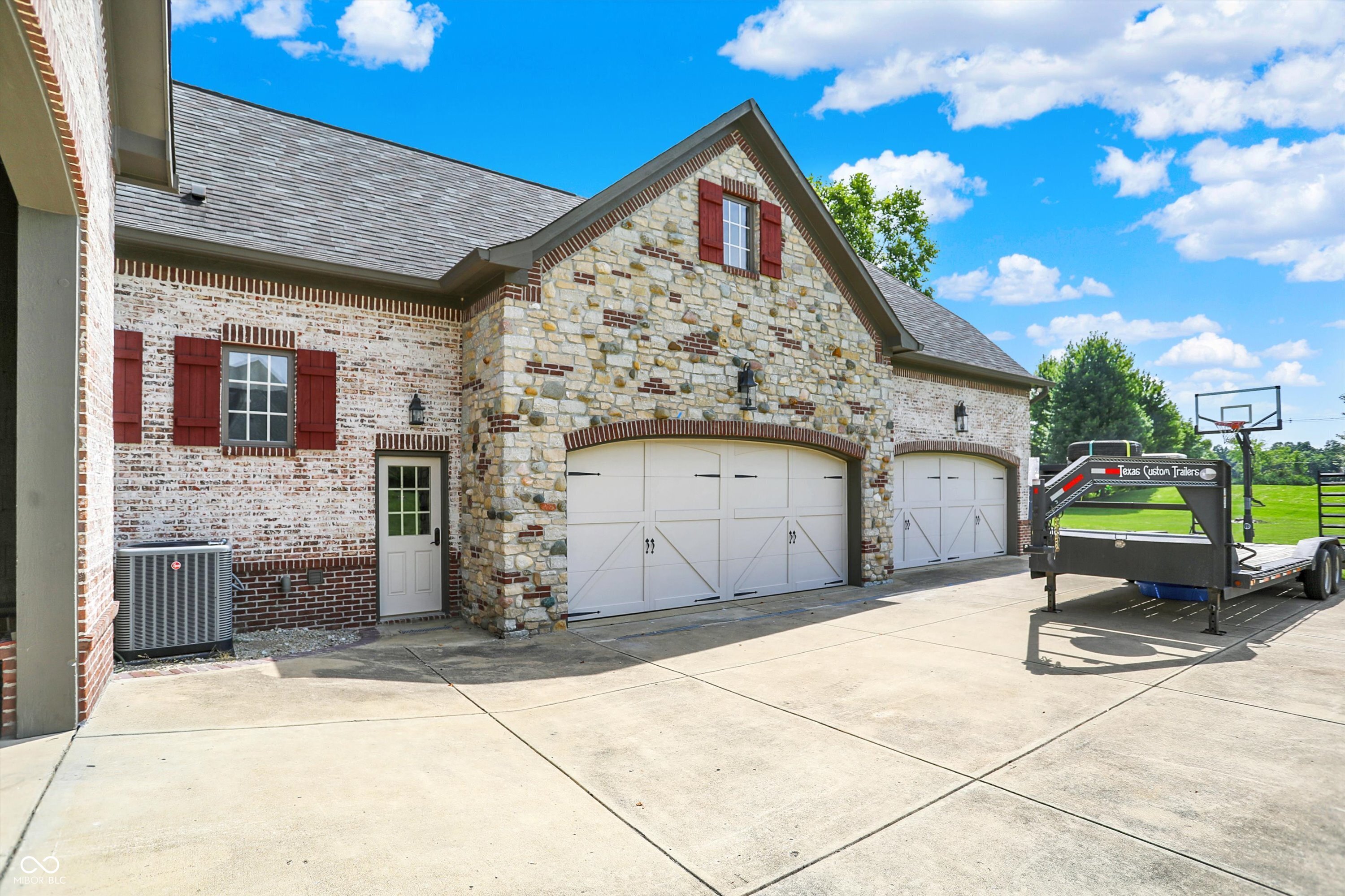 8581 Hunt Club Road