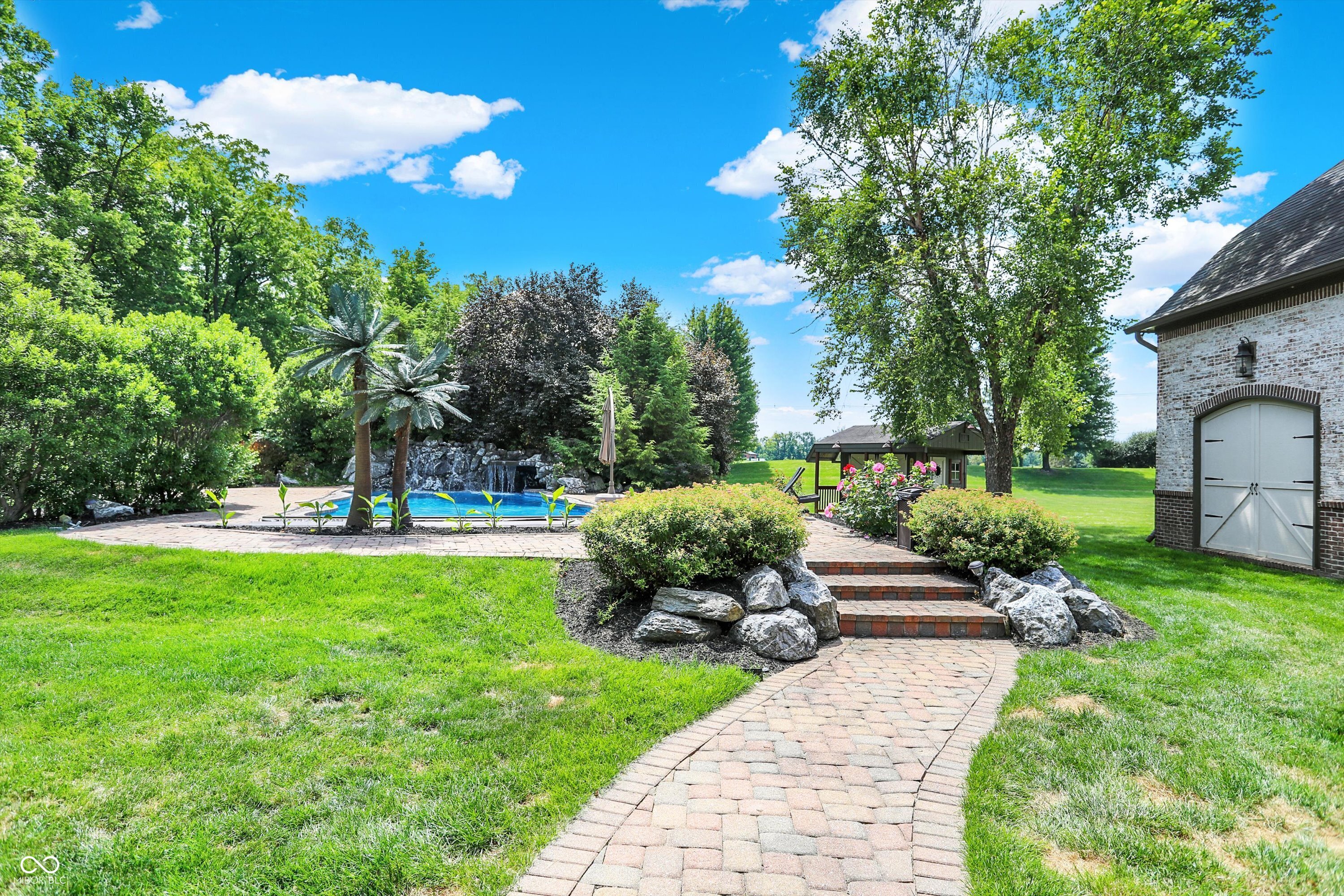 8581 Hunt Club Road