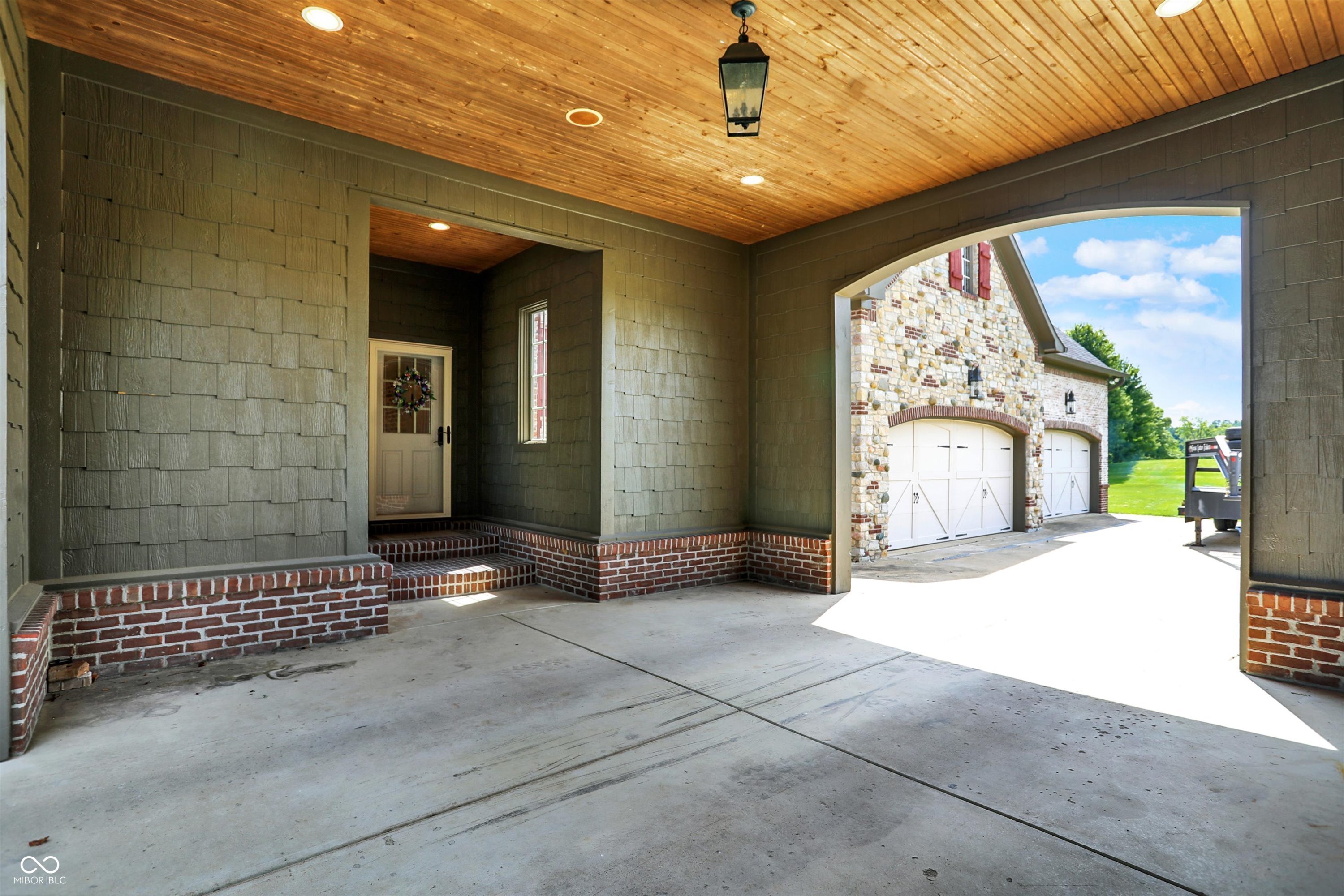 8581 Hunt Club Road