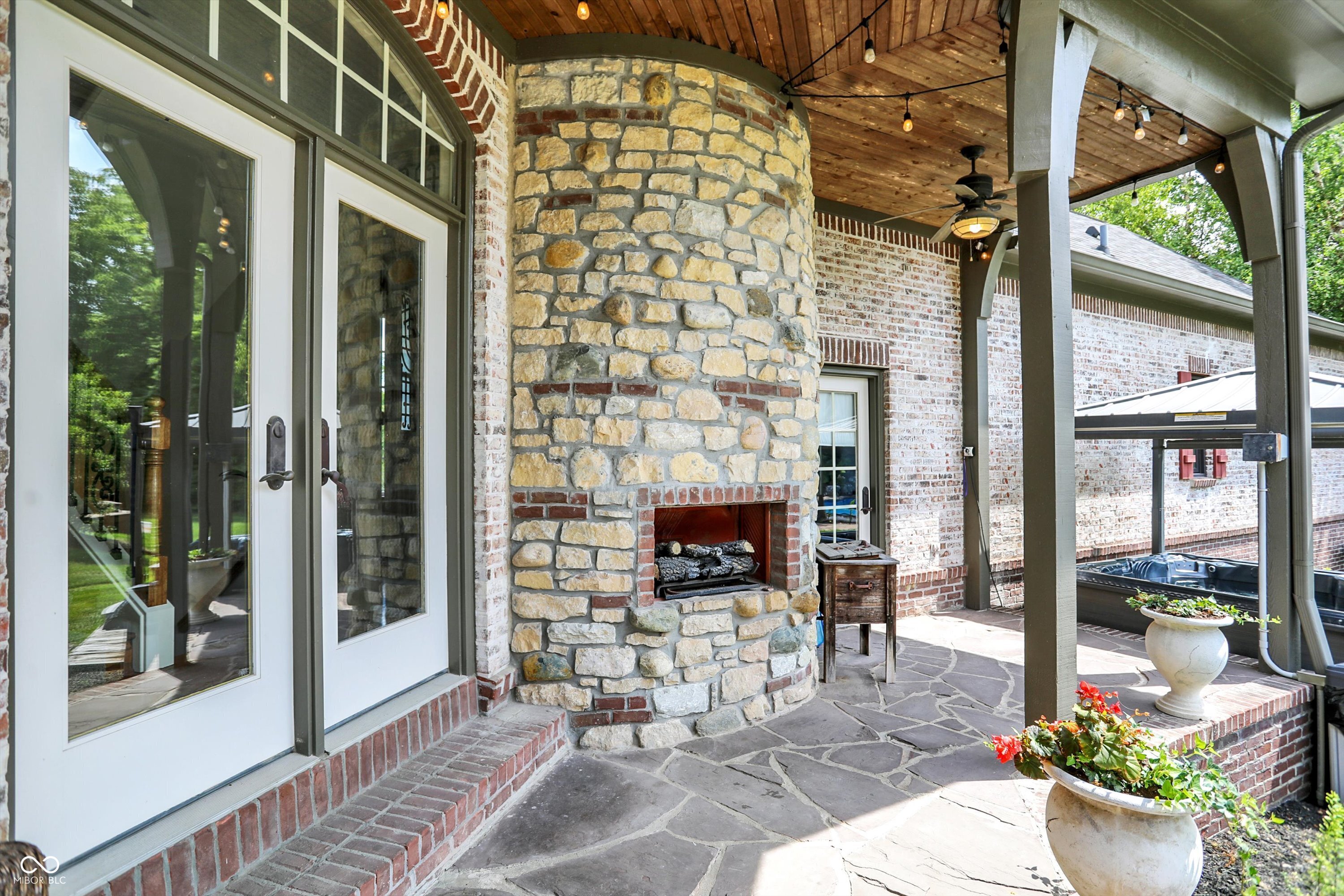8581 Hunt Club Road