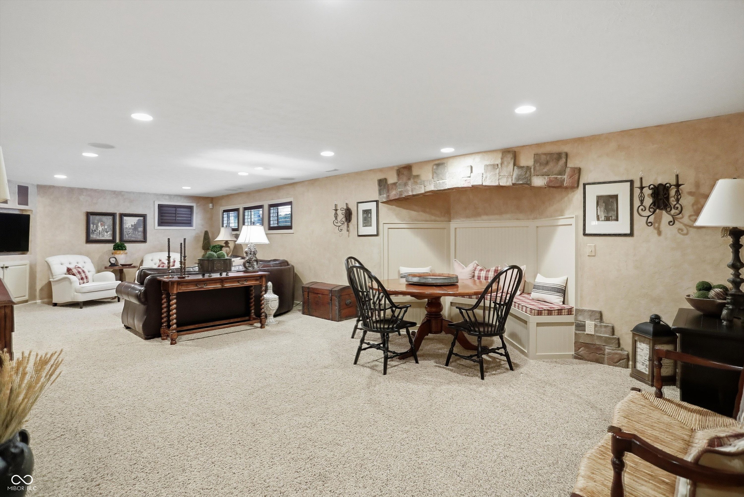 4694 Austin Trace