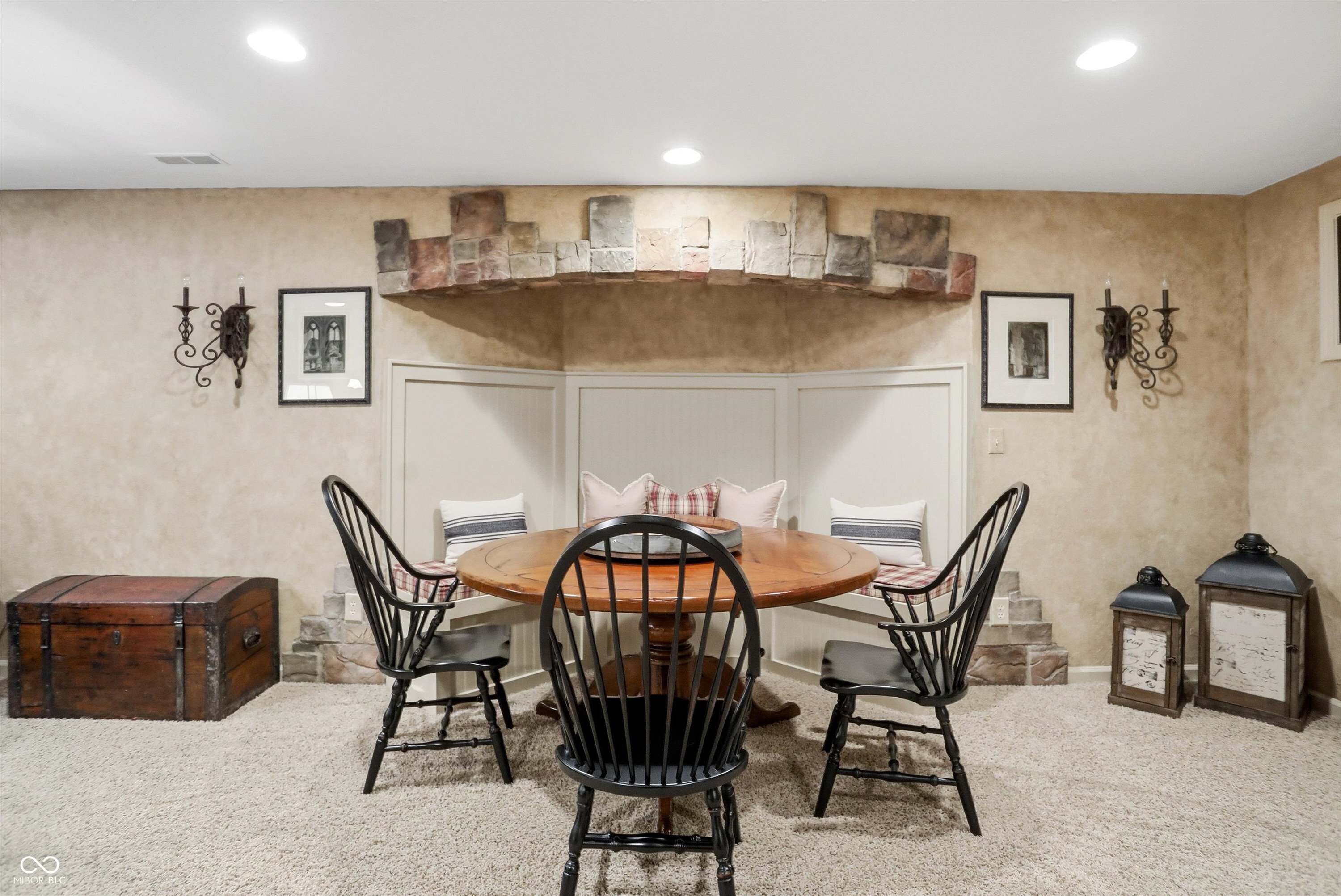 4694 Austin Trace